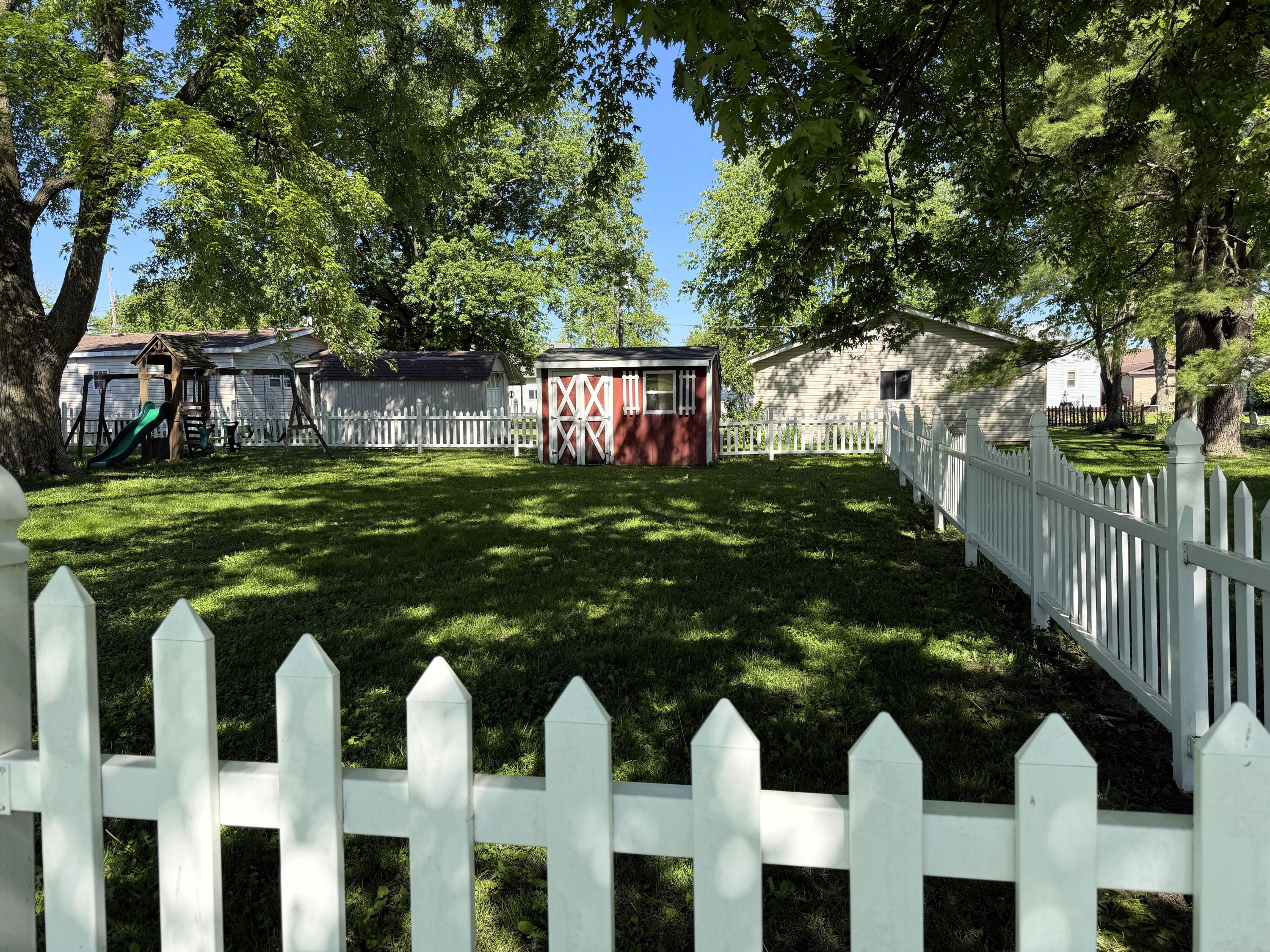 235 N Columbia Street, Francesville, IN 47946; Image #4