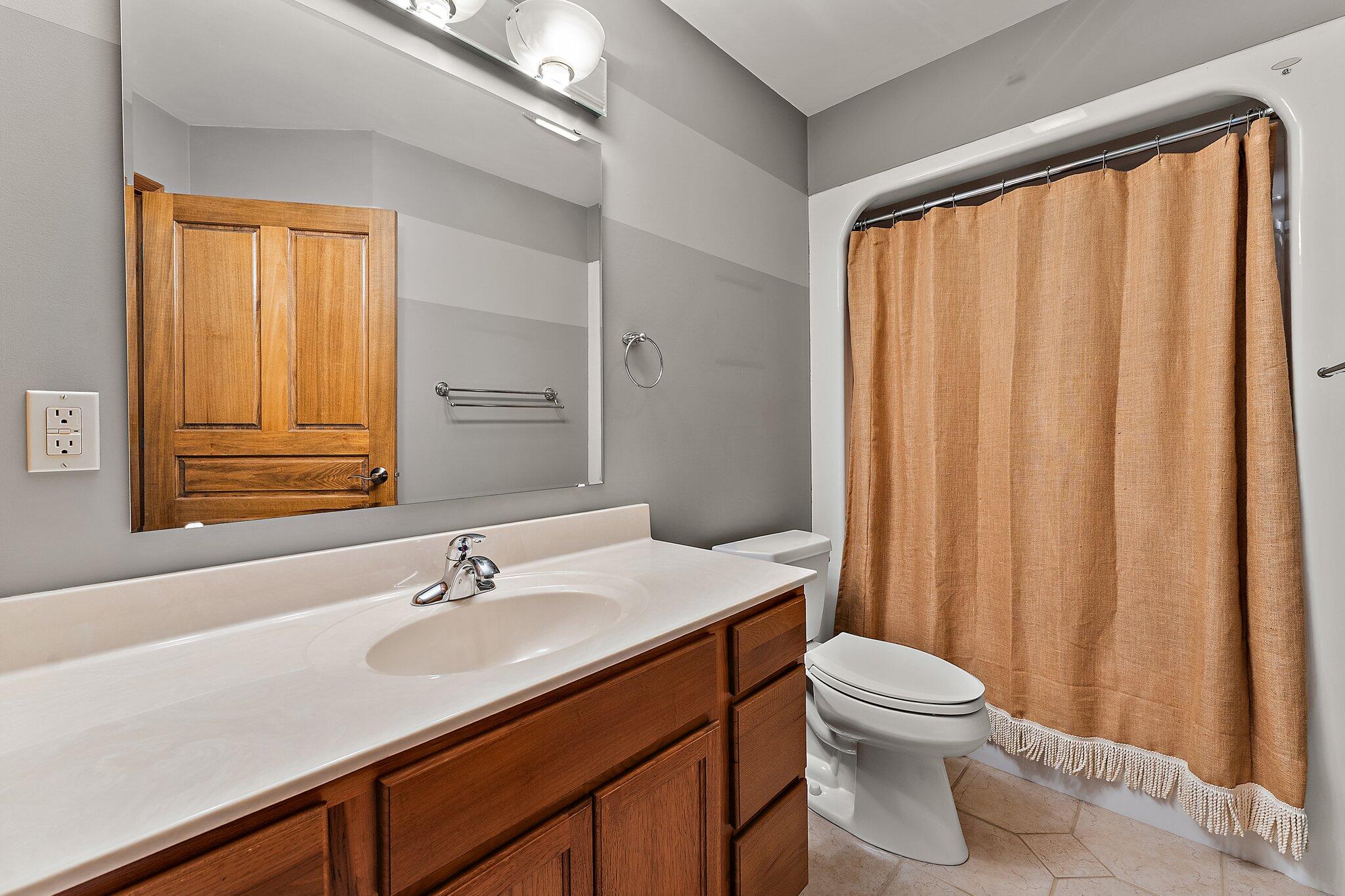 552 Fleetwood Drive N, Valparaiso, IN 46385; Image #27