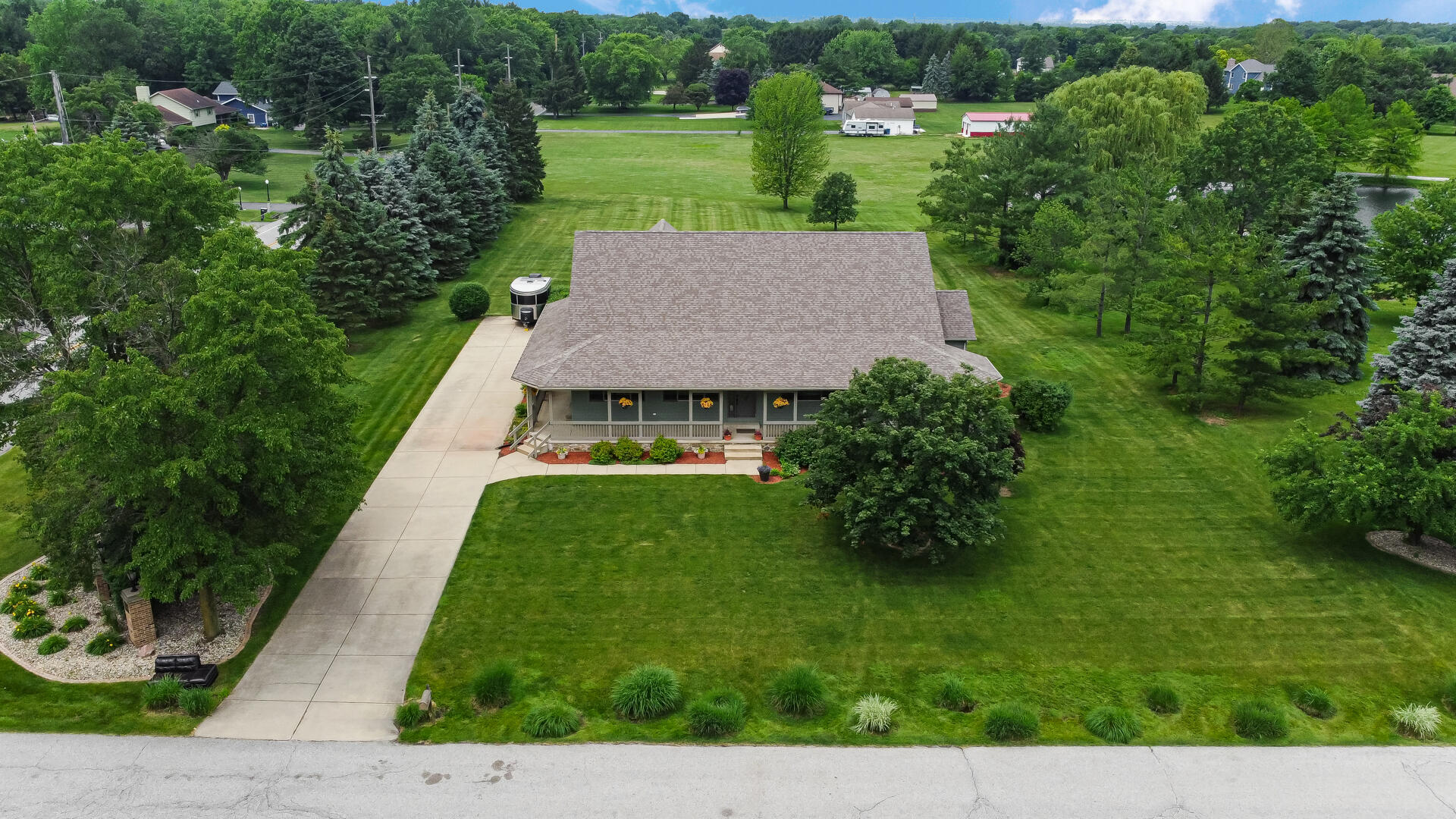 552 Fleetwood Drive N, Valparaiso, IN 46385; Image #7