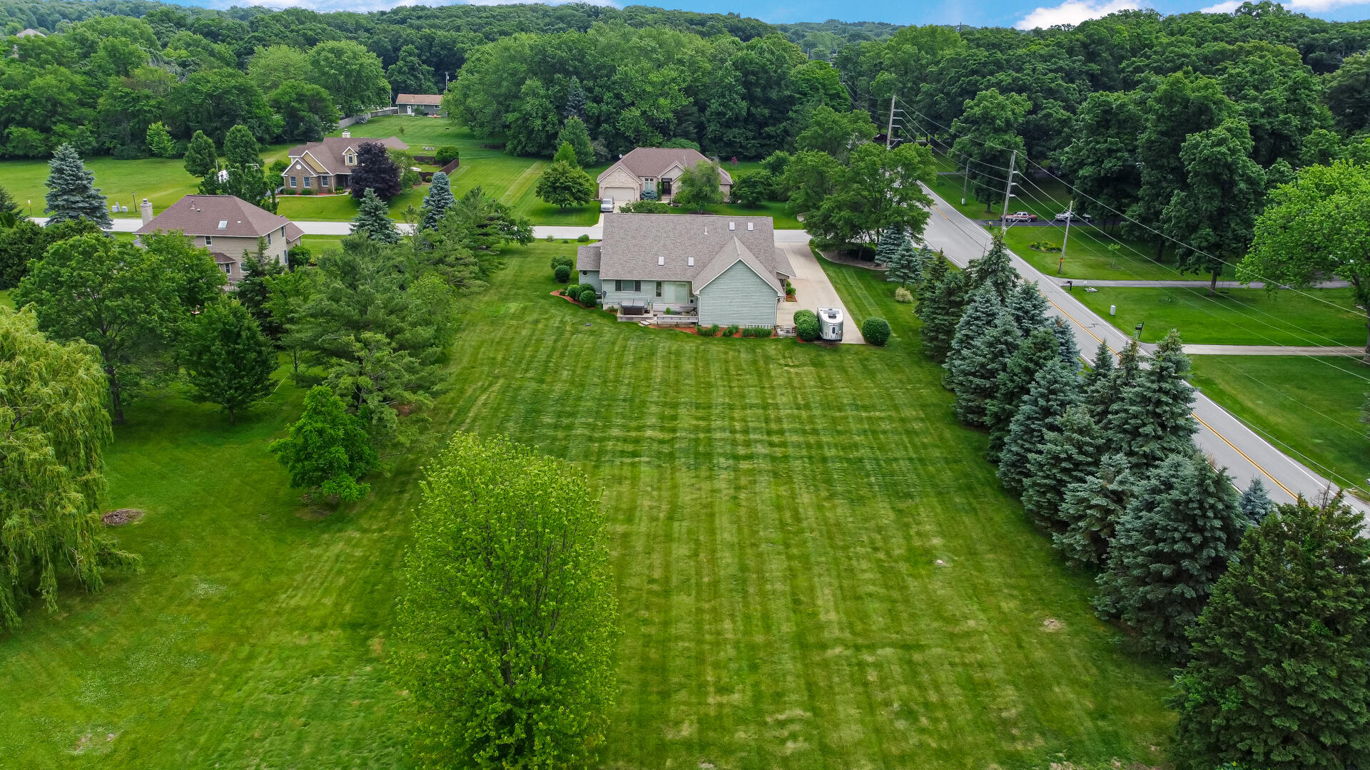 552 Fleetwood Drive N, Valparaiso, IN 46385; Image #9