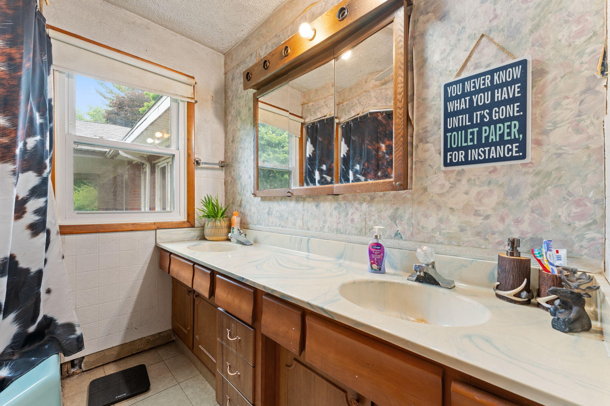 211 S Madison Street, Medaryville, IN 47957; Image #16