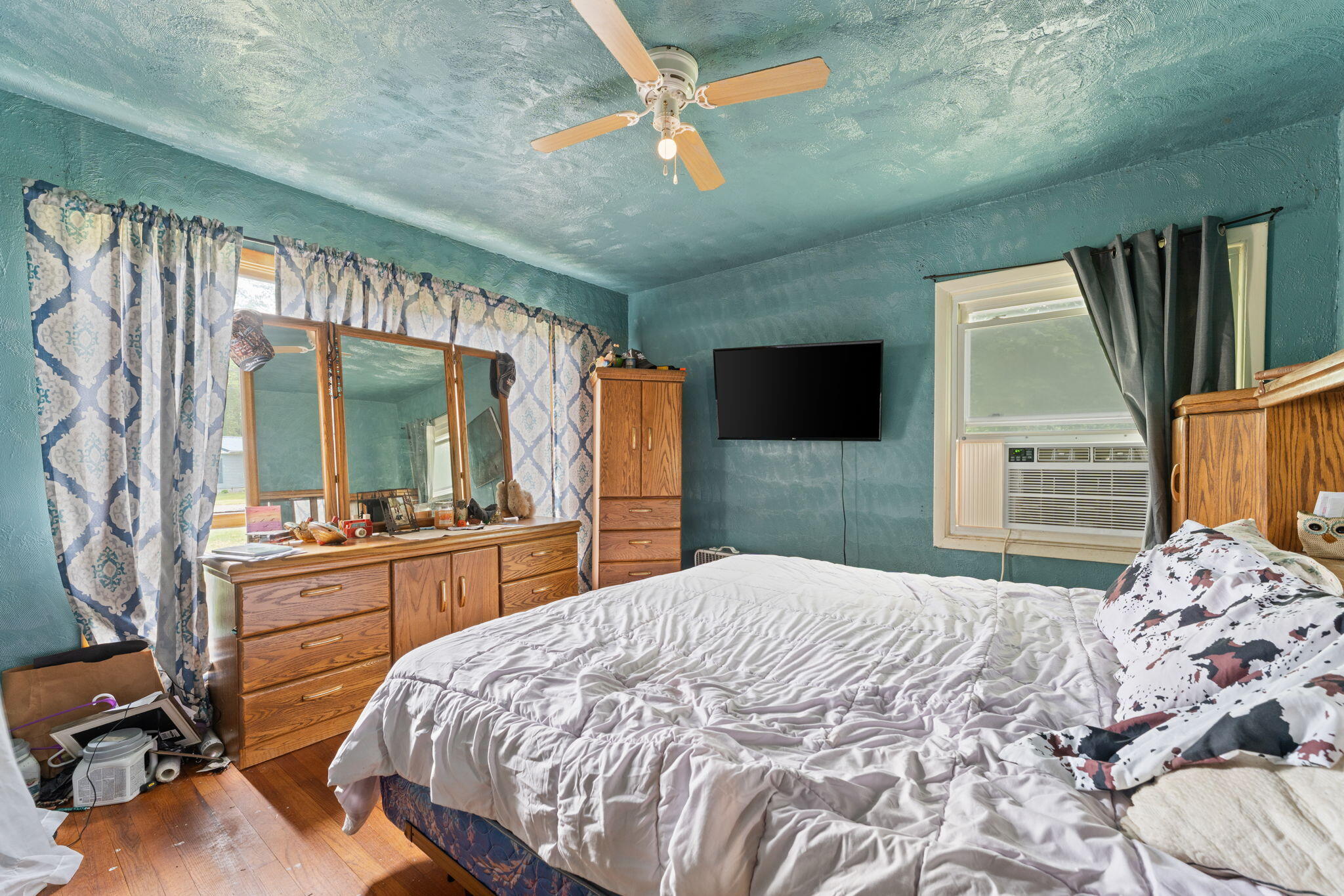 211 S Madison Street, Medaryville, IN 47957; Image #17