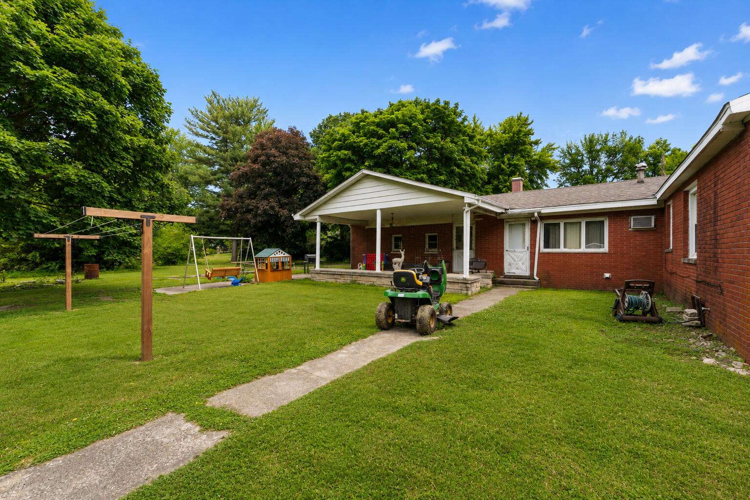 211 S Madison Street, Medaryville, IN 47957; Image #3