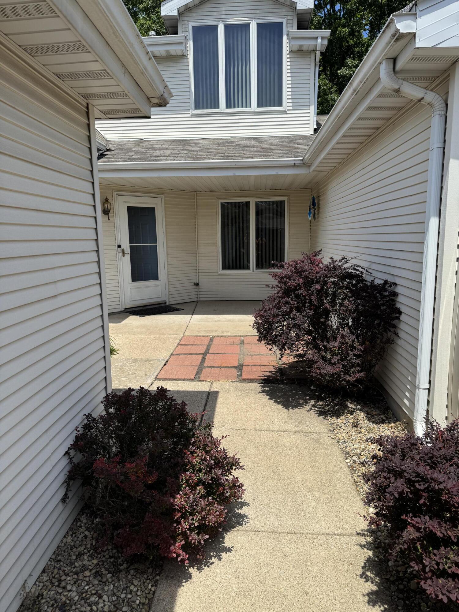 424 Deerpath Drive W, Schererville, IN 46375; Image #2