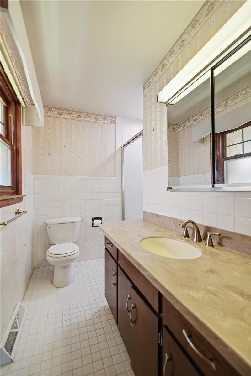 622 S Ash Street, Hobart, IN 46342; Image #14