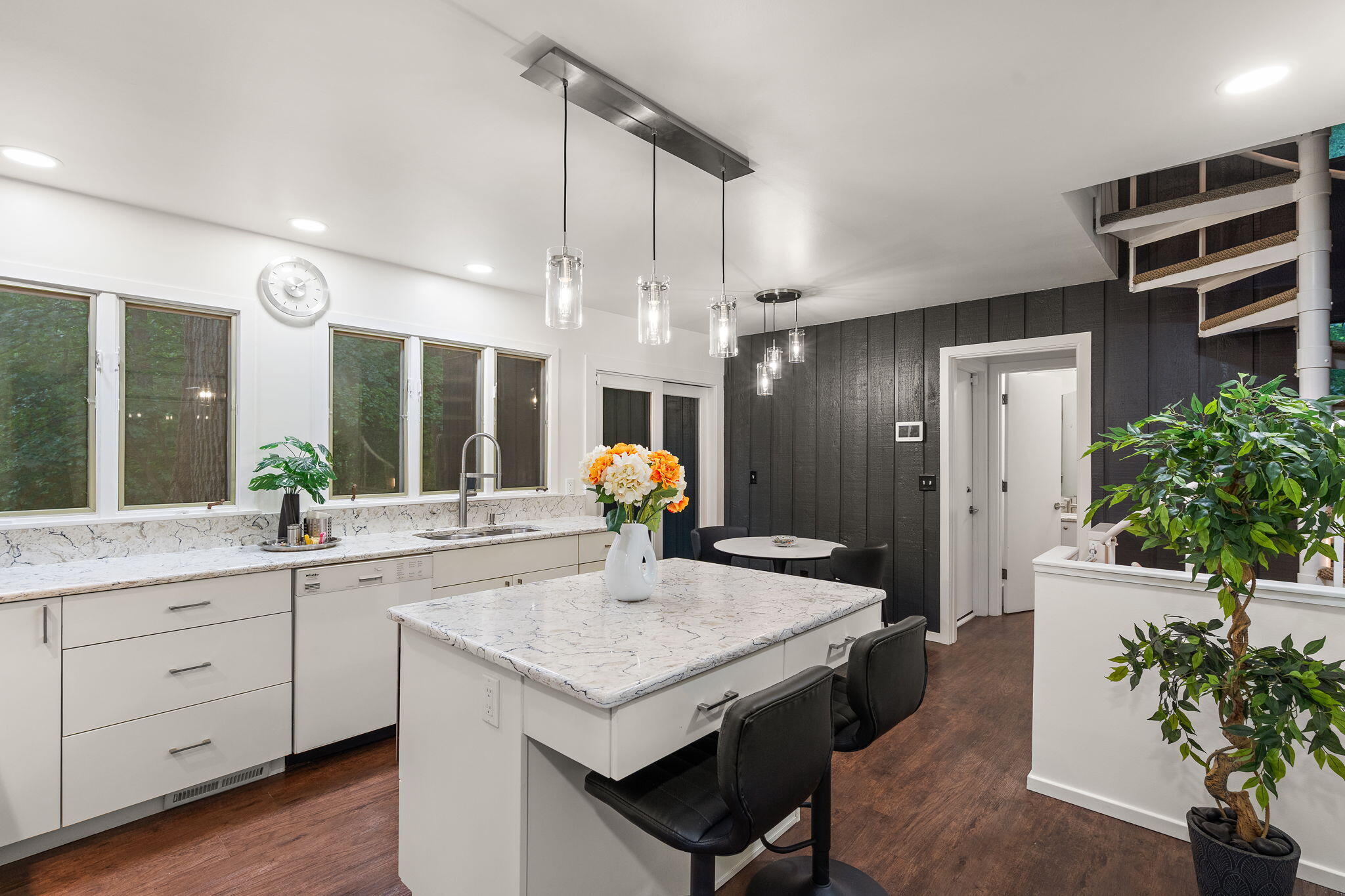 2403 Sherwood Drive, Valparaiso, IN 46385; Image #12