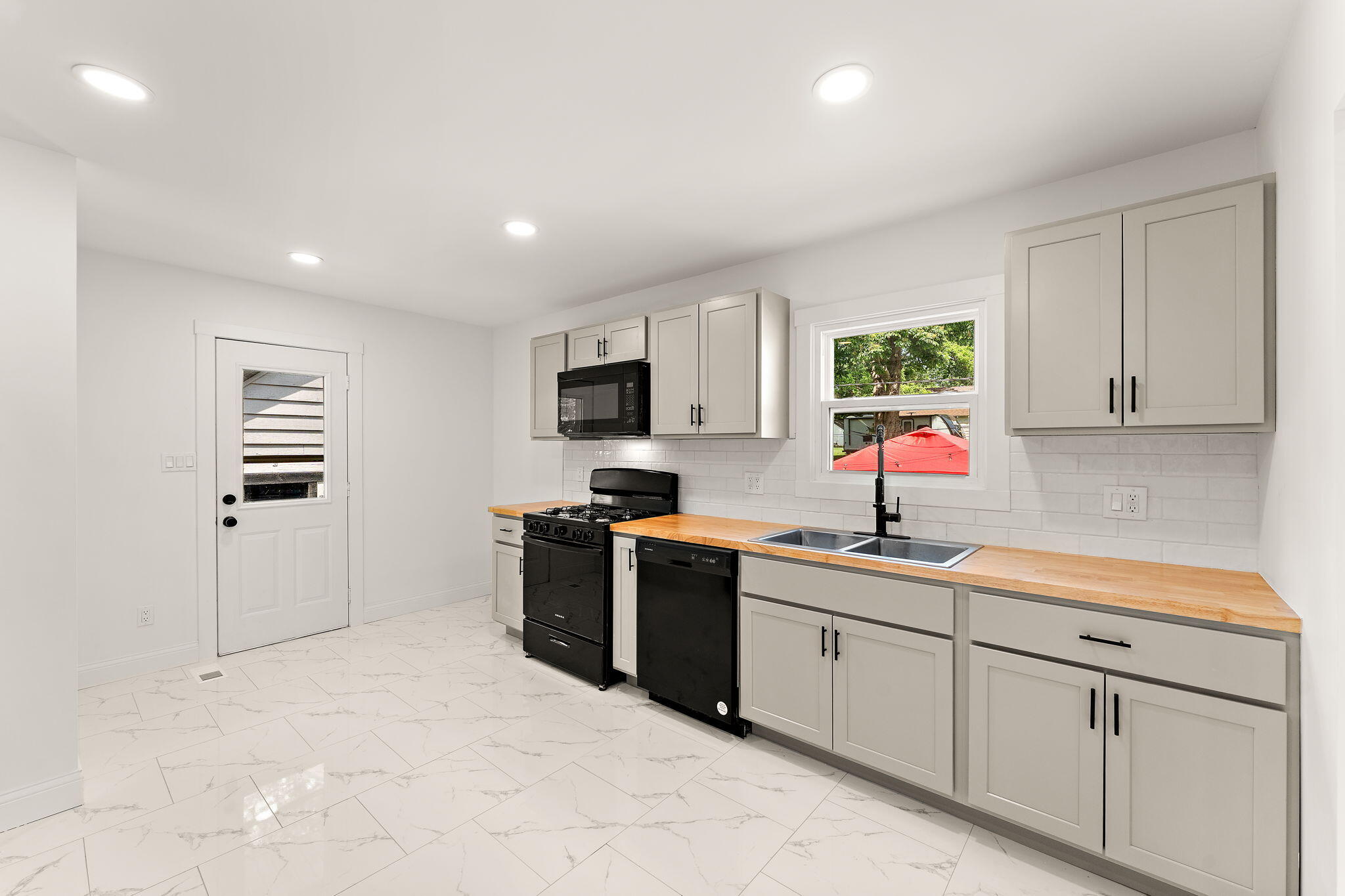 482 Grove Avenue, Valparaiso, IN 46385; Image #11