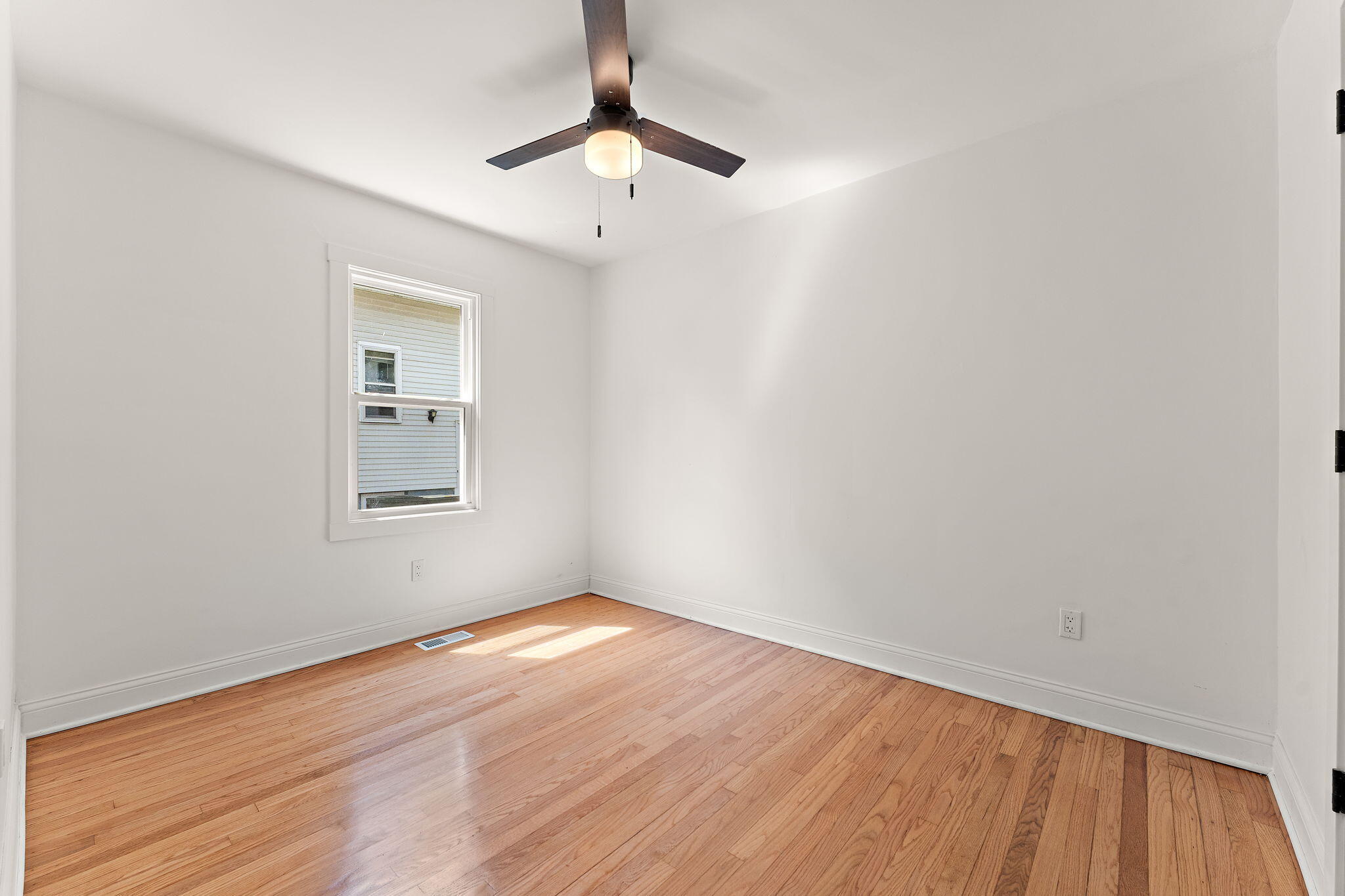 482 Grove Avenue, Valparaiso, IN 46385; Image #15