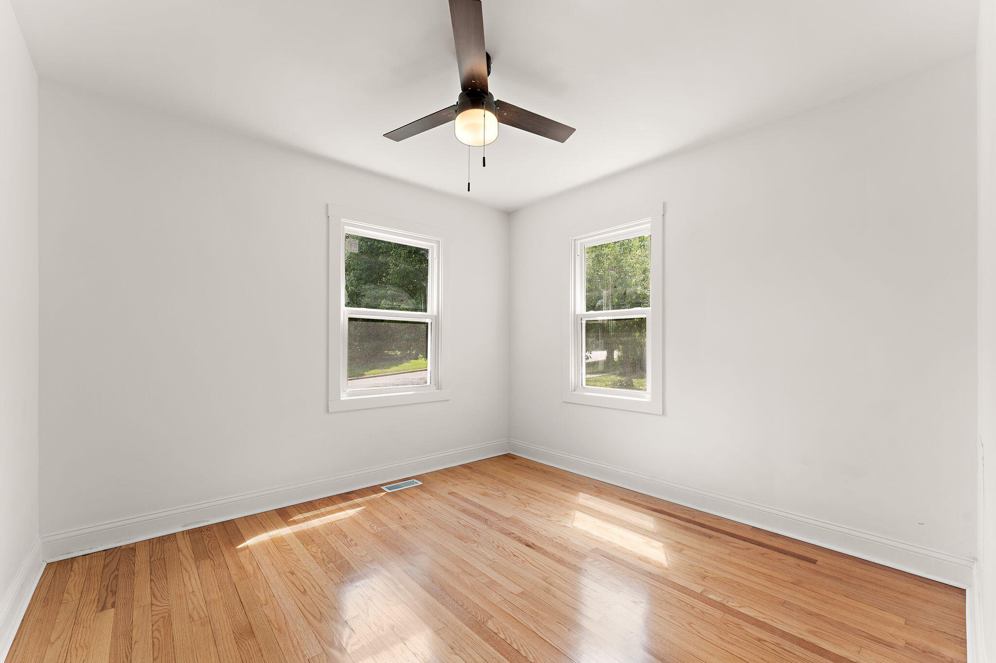 482 Grove Avenue, Valparaiso, IN 46385; Image #16