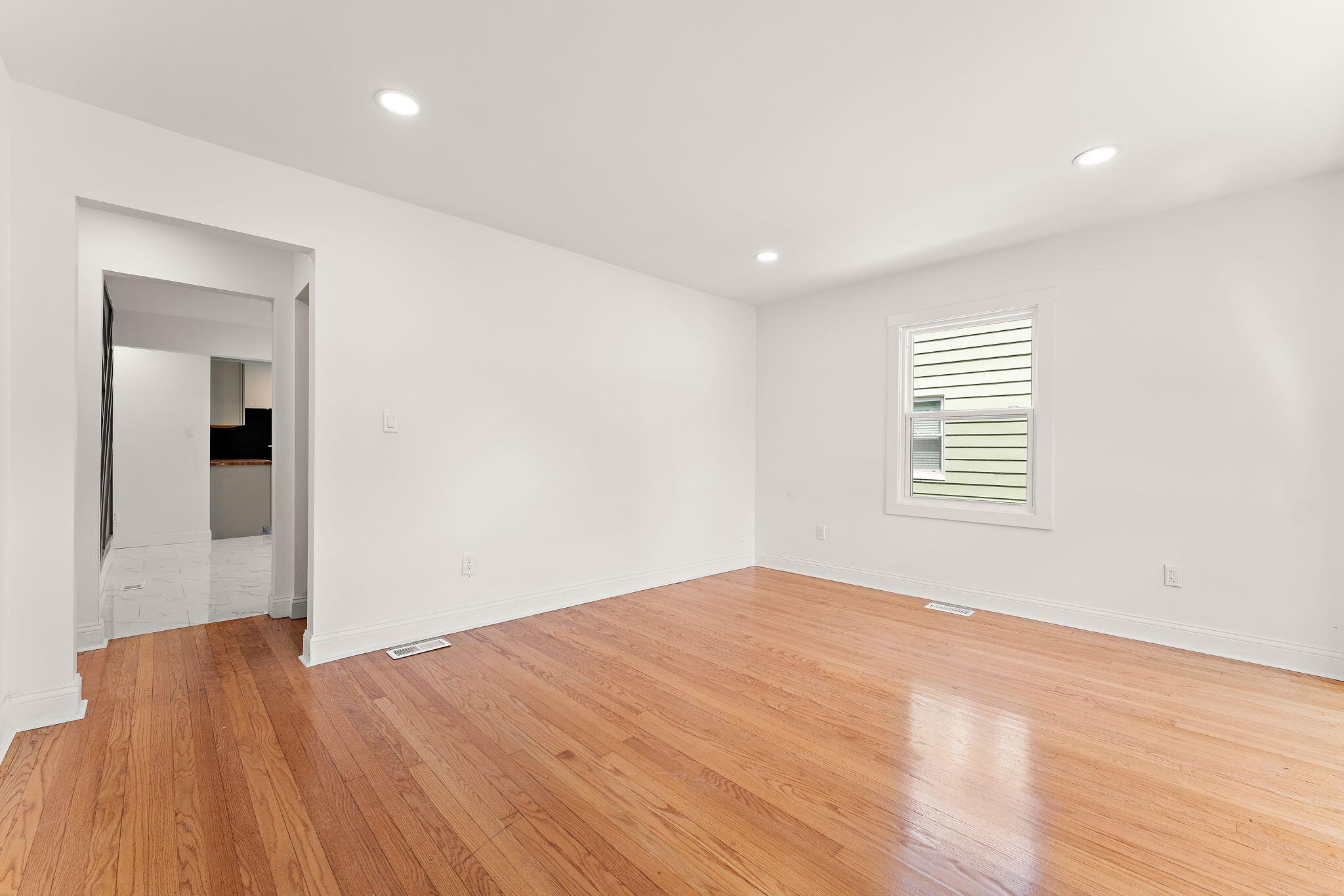482 Grove Avenue, Valparaiso, IN 46385; Image #6