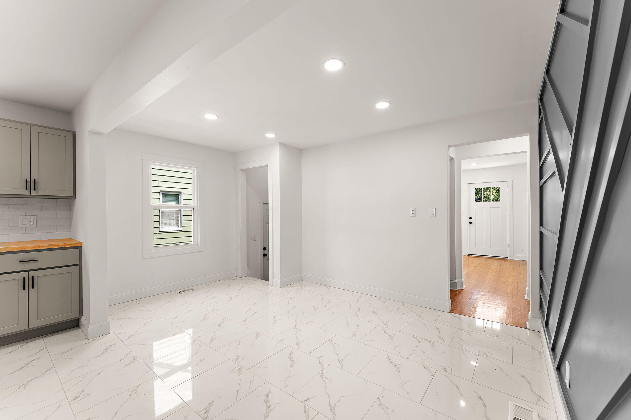 482 Grove Avenue, Valparaiso, IN 46385; Image #8