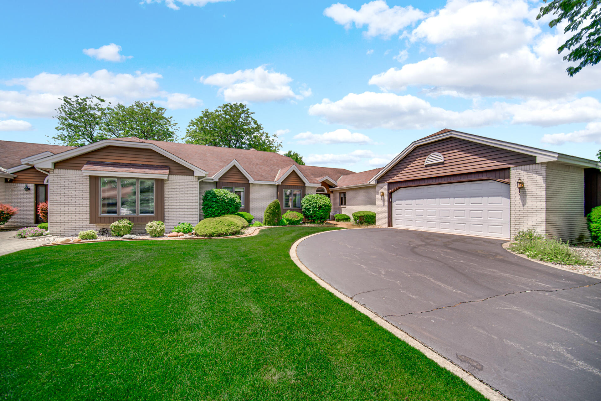 32 Gleneagles Drive, Schererville, IN 46375; Image #2