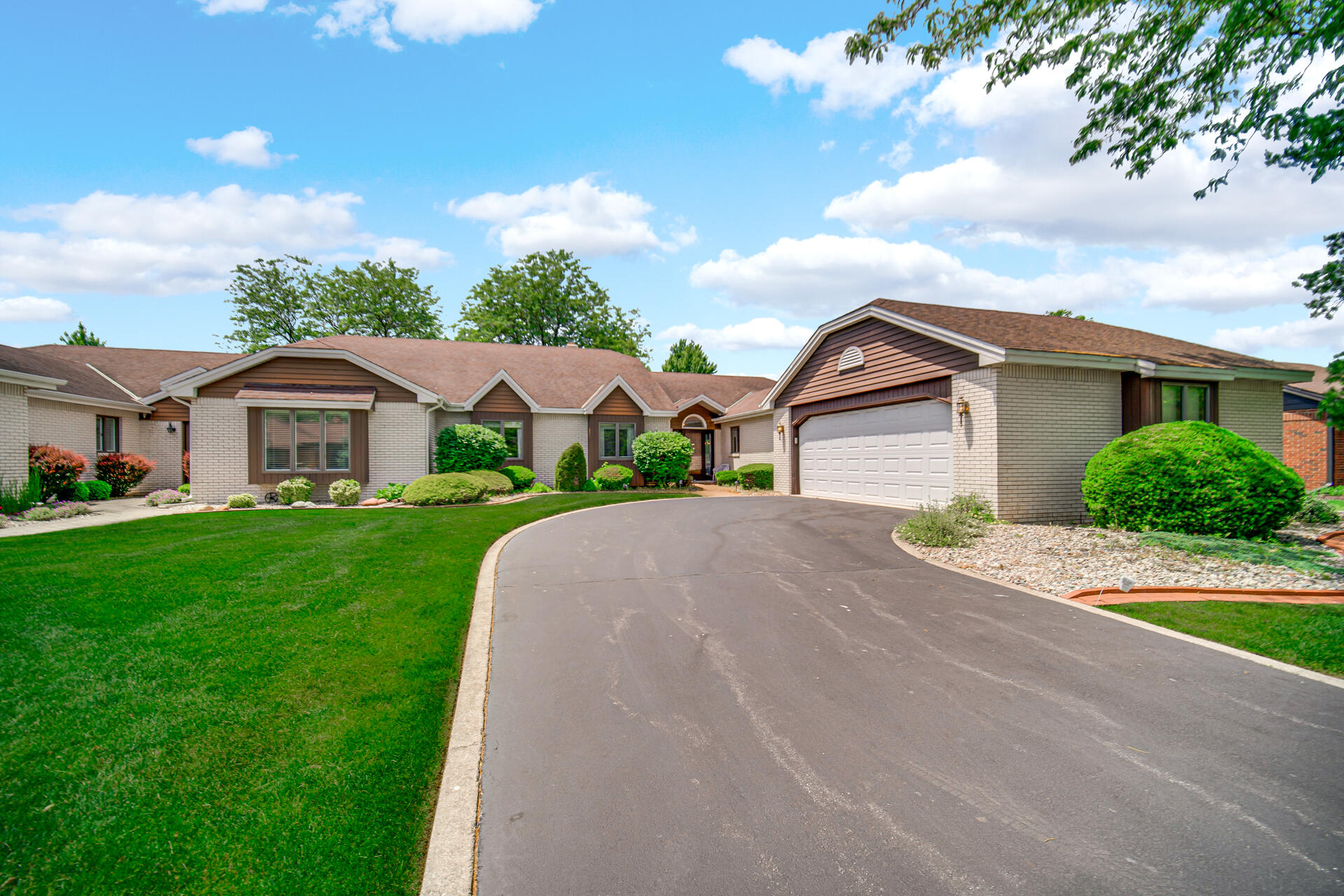 32 Gleneagles Drive, Schererville, IN 46375; Image #25
