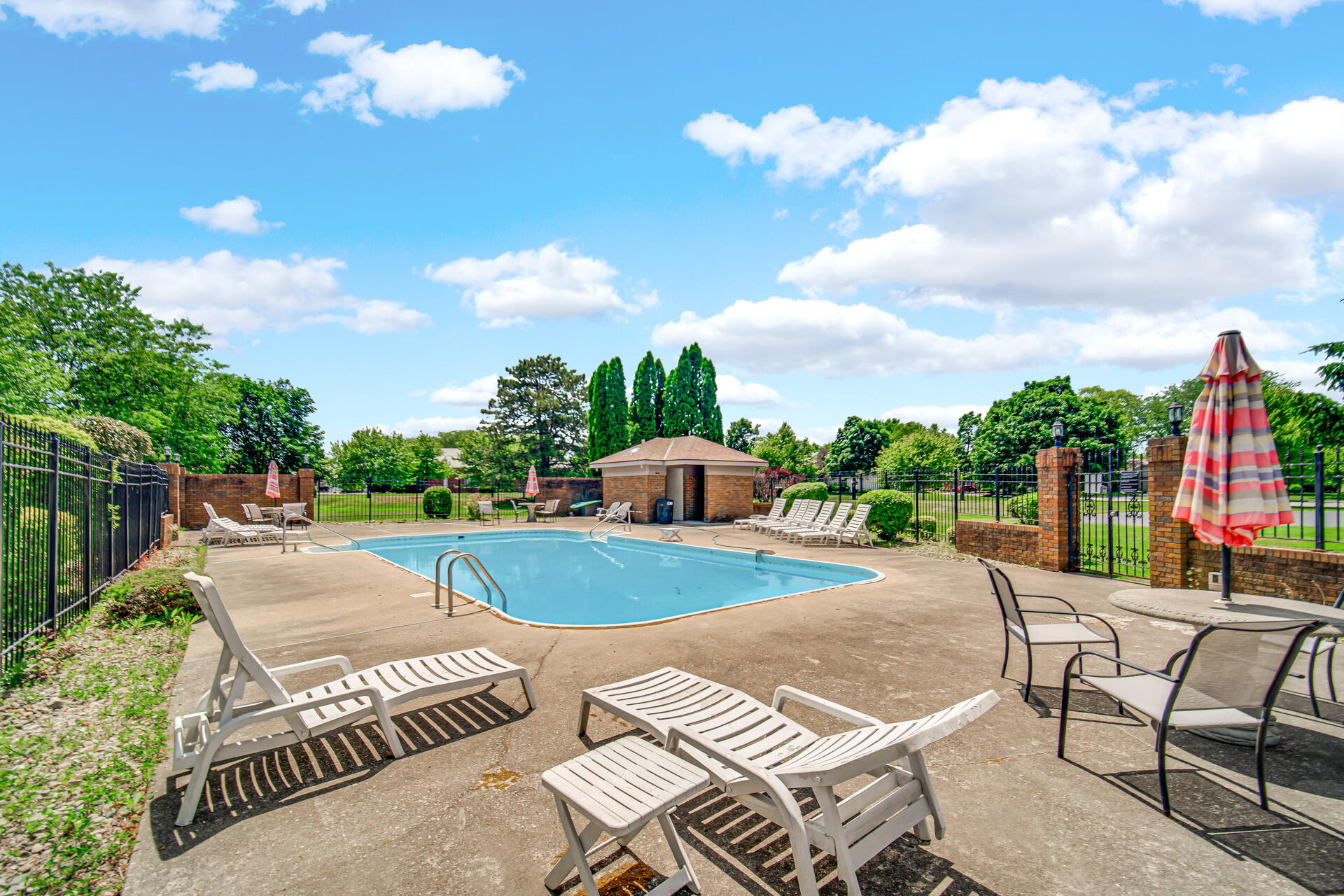 32 Gleneagles Drive, Schererville, IN 46375; Image #4