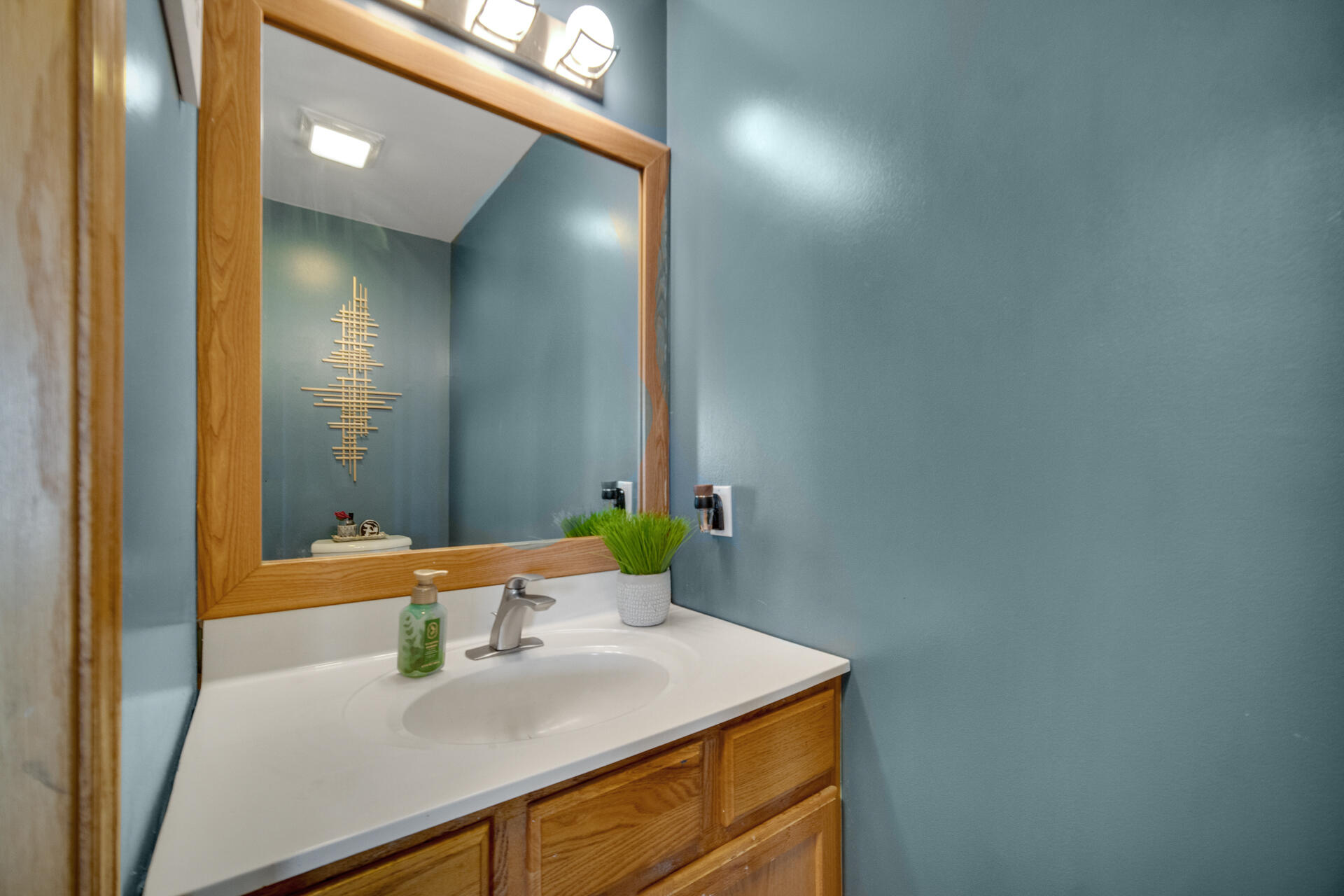 491 Pheasant Run Drive, Hobart, IN 46342; Image #13