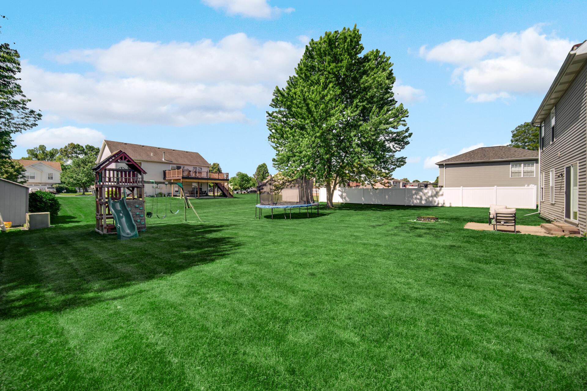 491 Pheasant Run Drive, Hobart, IN 46342; Image #22