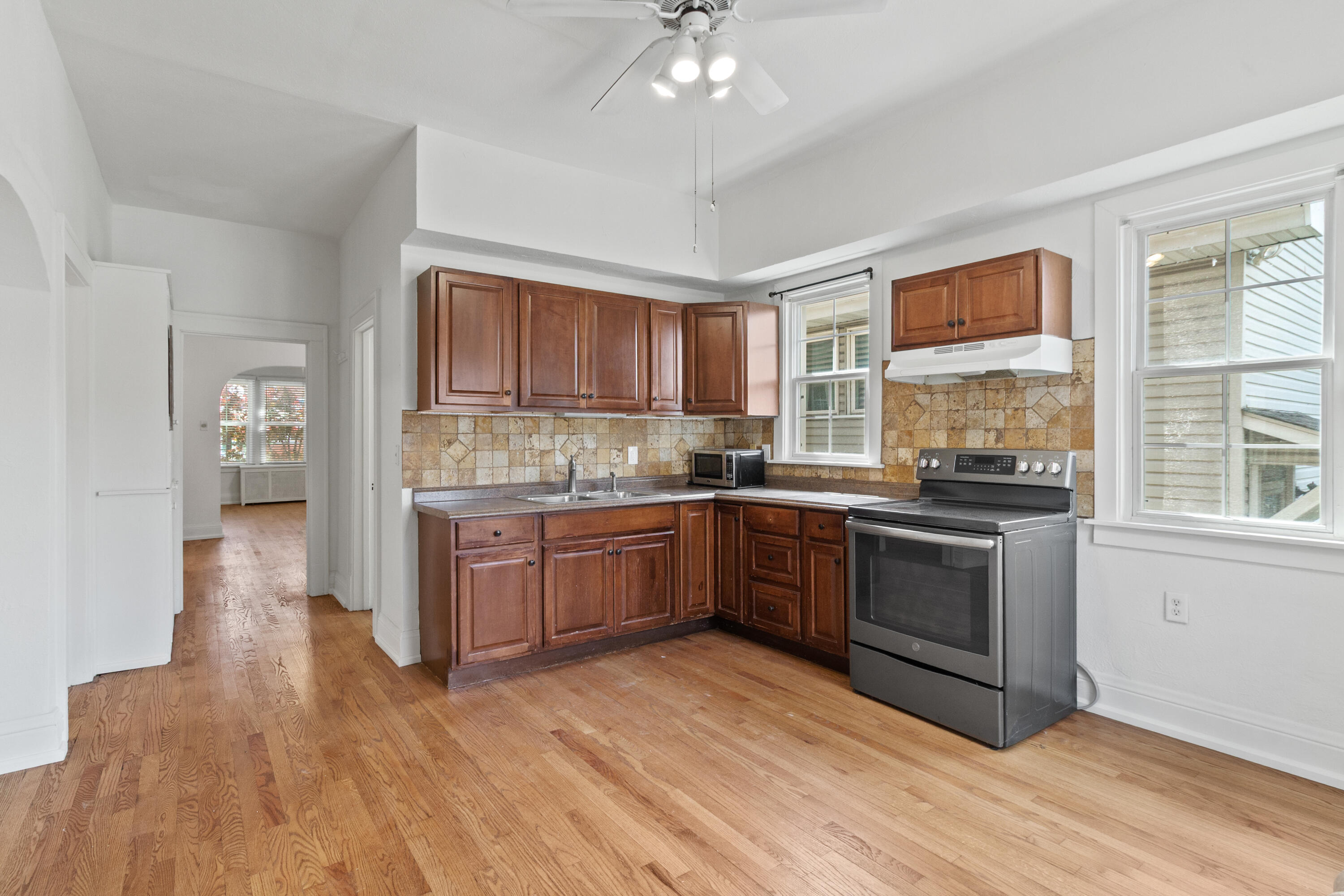 1630 Cleveland Avenue, Whiting, IN #1, 46394; Image #8