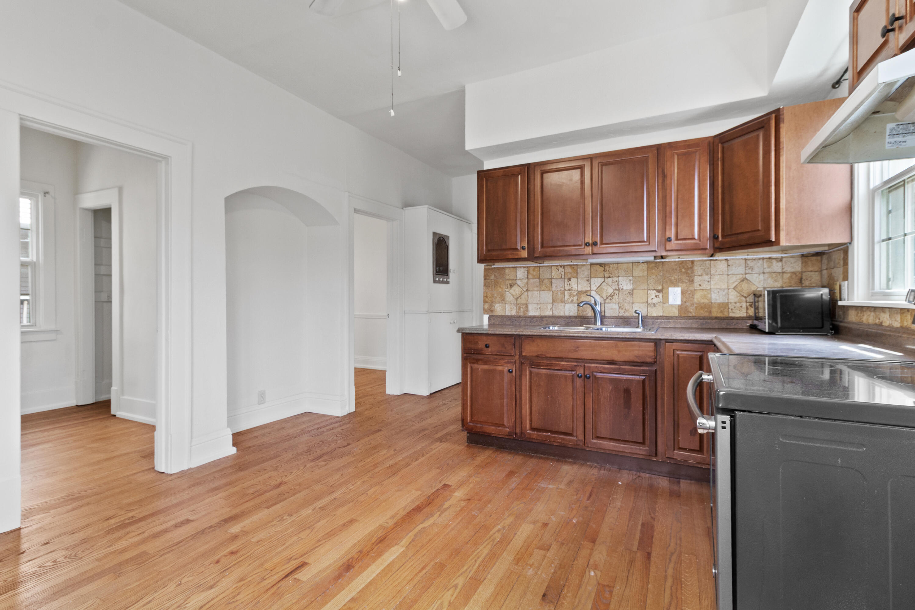 1630 Cleveland Avenue, Whiting, IN #1, 46394; Image #9