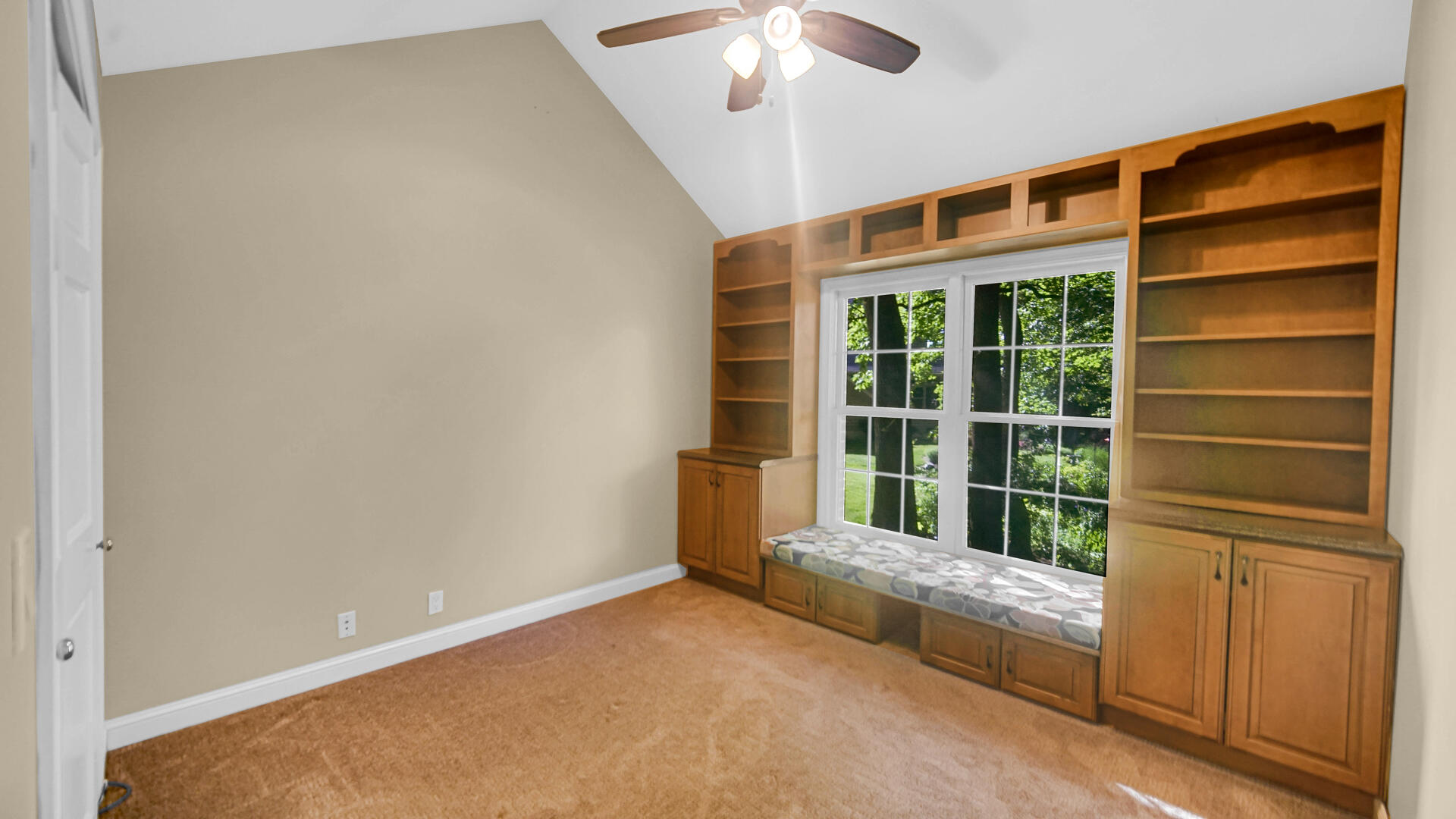 2400 E 9th Place, Hobart, IN 46342; Image #15