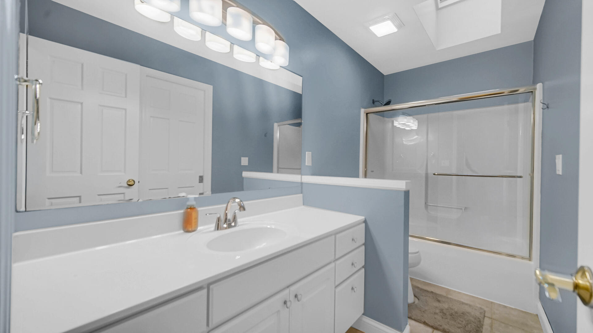 2400 E 9th Place, Hobart, IN 46342; Image #16