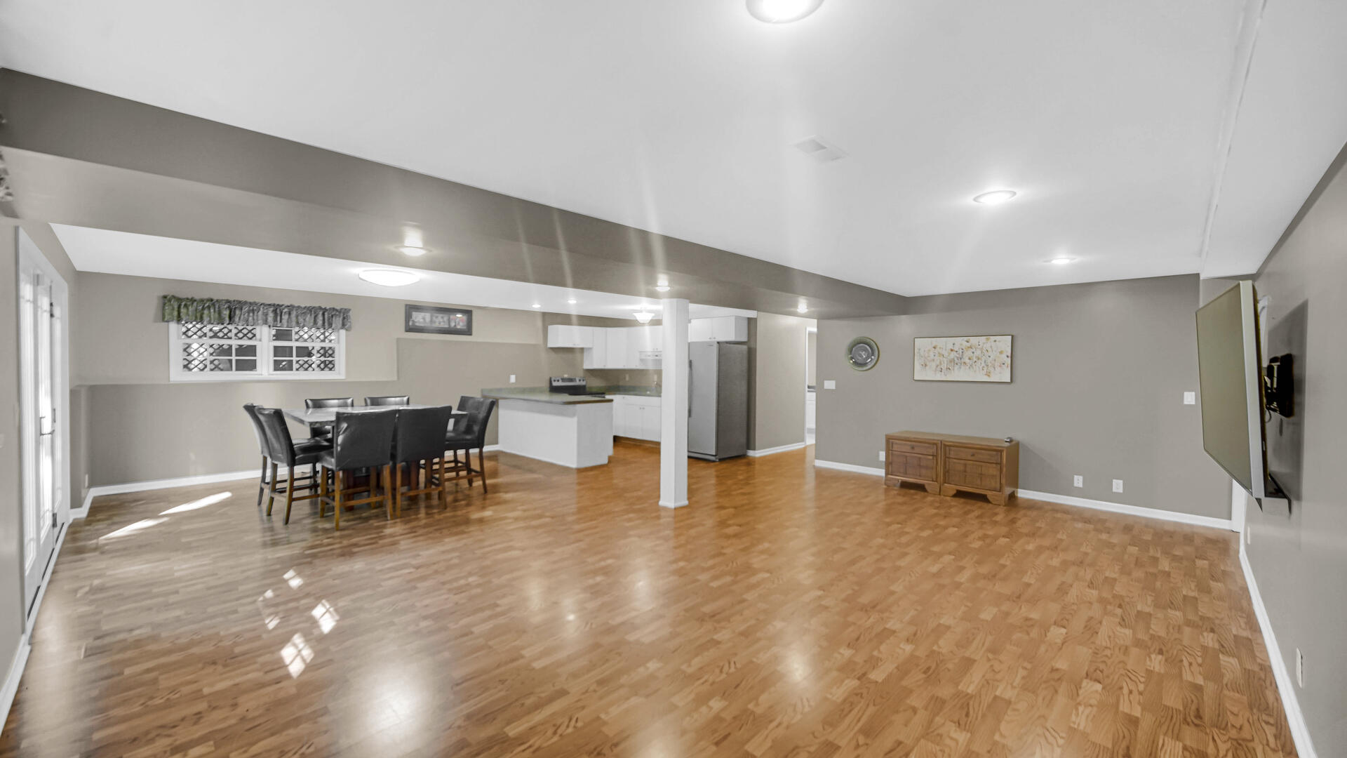 2400 E 9th Place, Hobart, IN 46342; Image #17