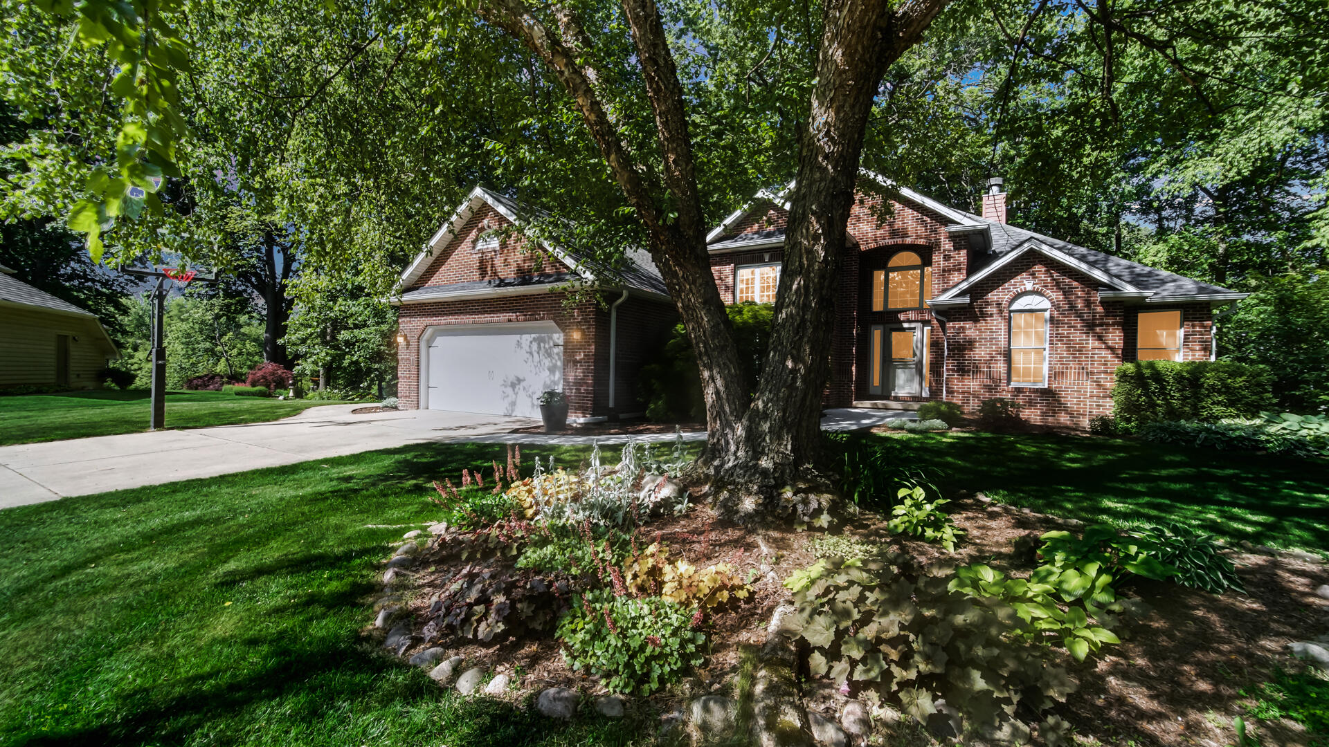 2400 E 9th Place, Hobart, IN 46342; Image #2