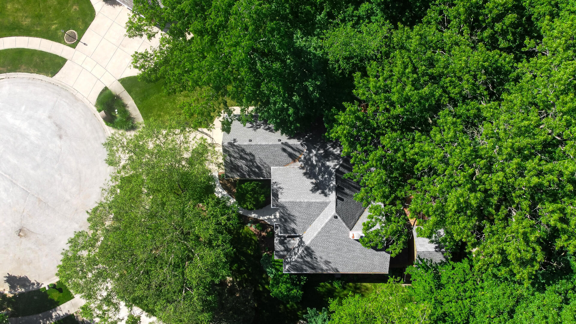 2400 E 9th Place, Hobart, IN 46342; Image #33