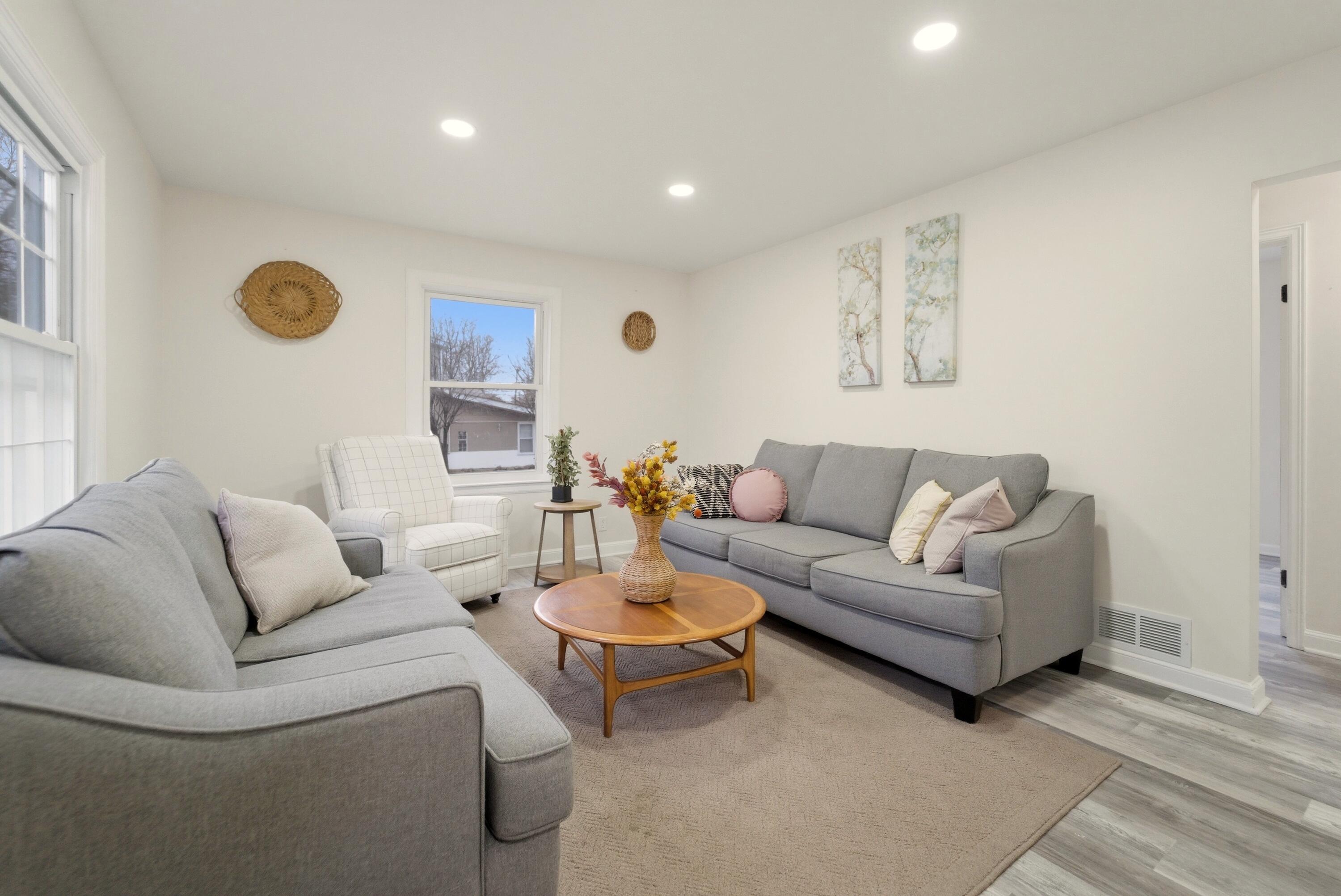 747 N Lafayette Street, Griffith, IN 46319; Image #2