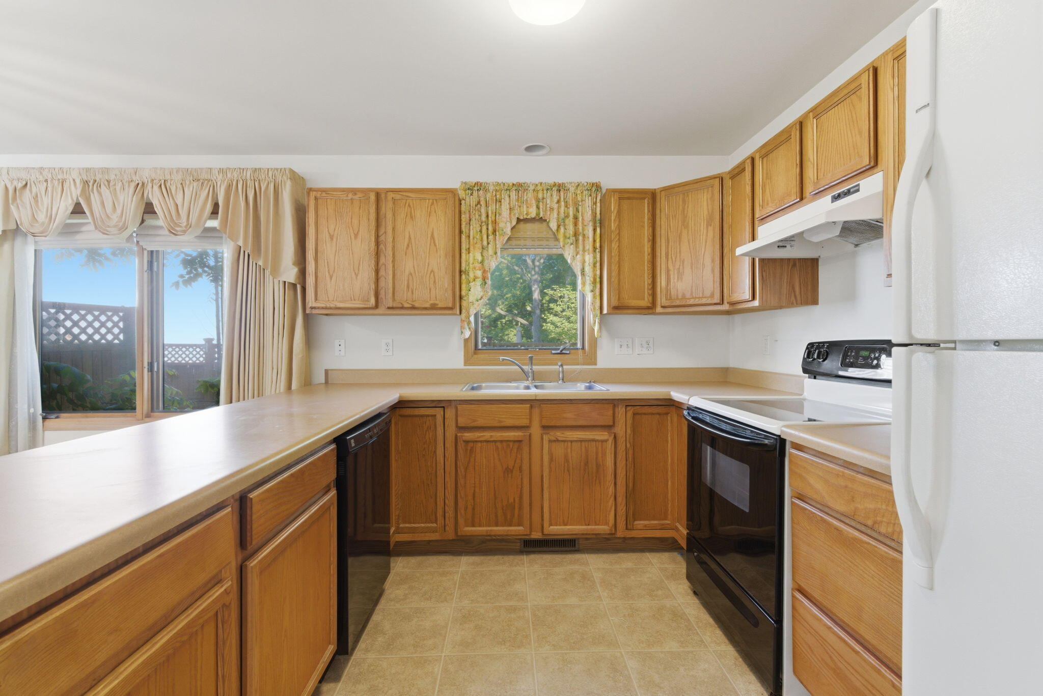 903 Hampton Court, Valparaiso, IN 46383; Image #10