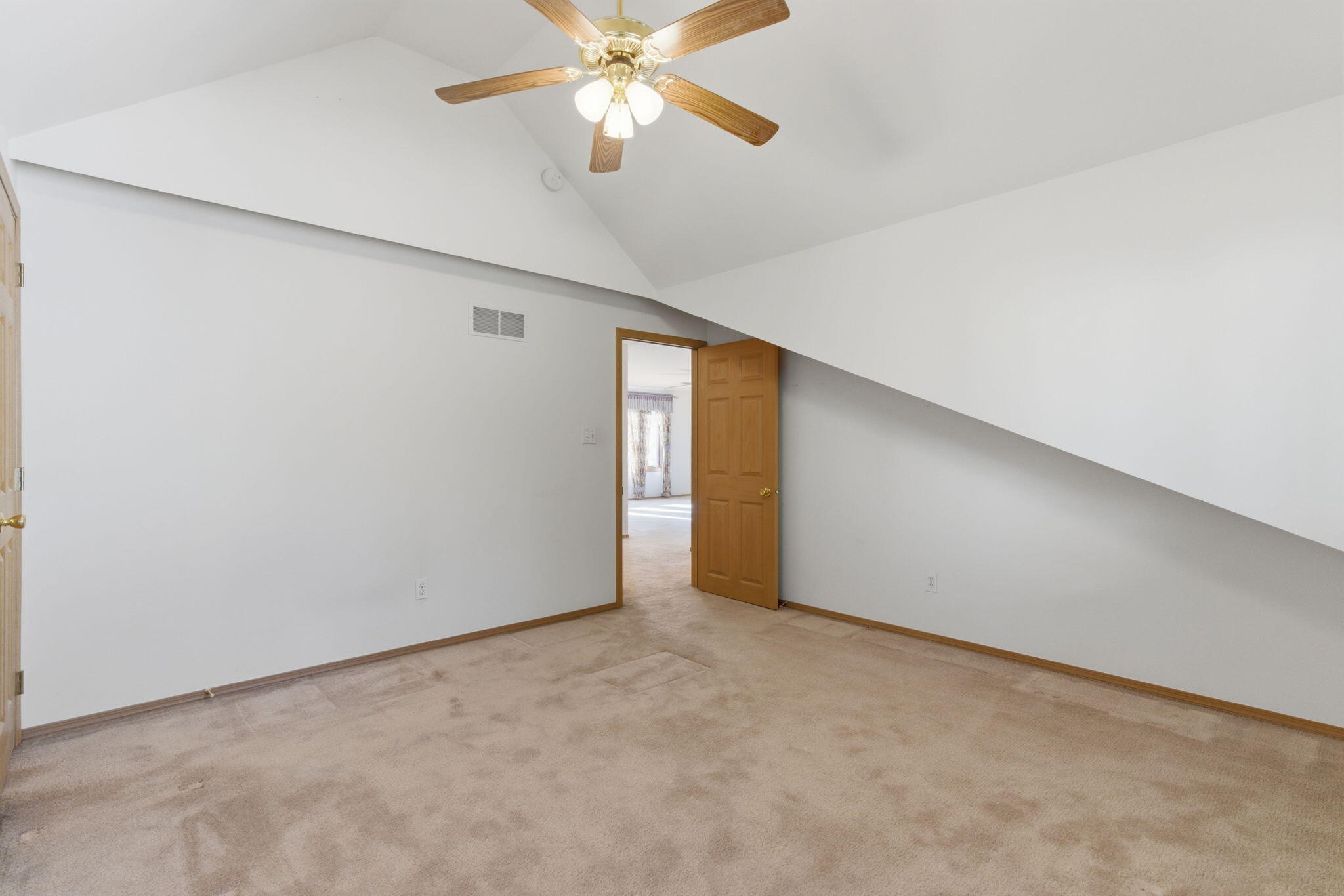 903 Hampton Court, Valparaiso, IN 46383; Image #20