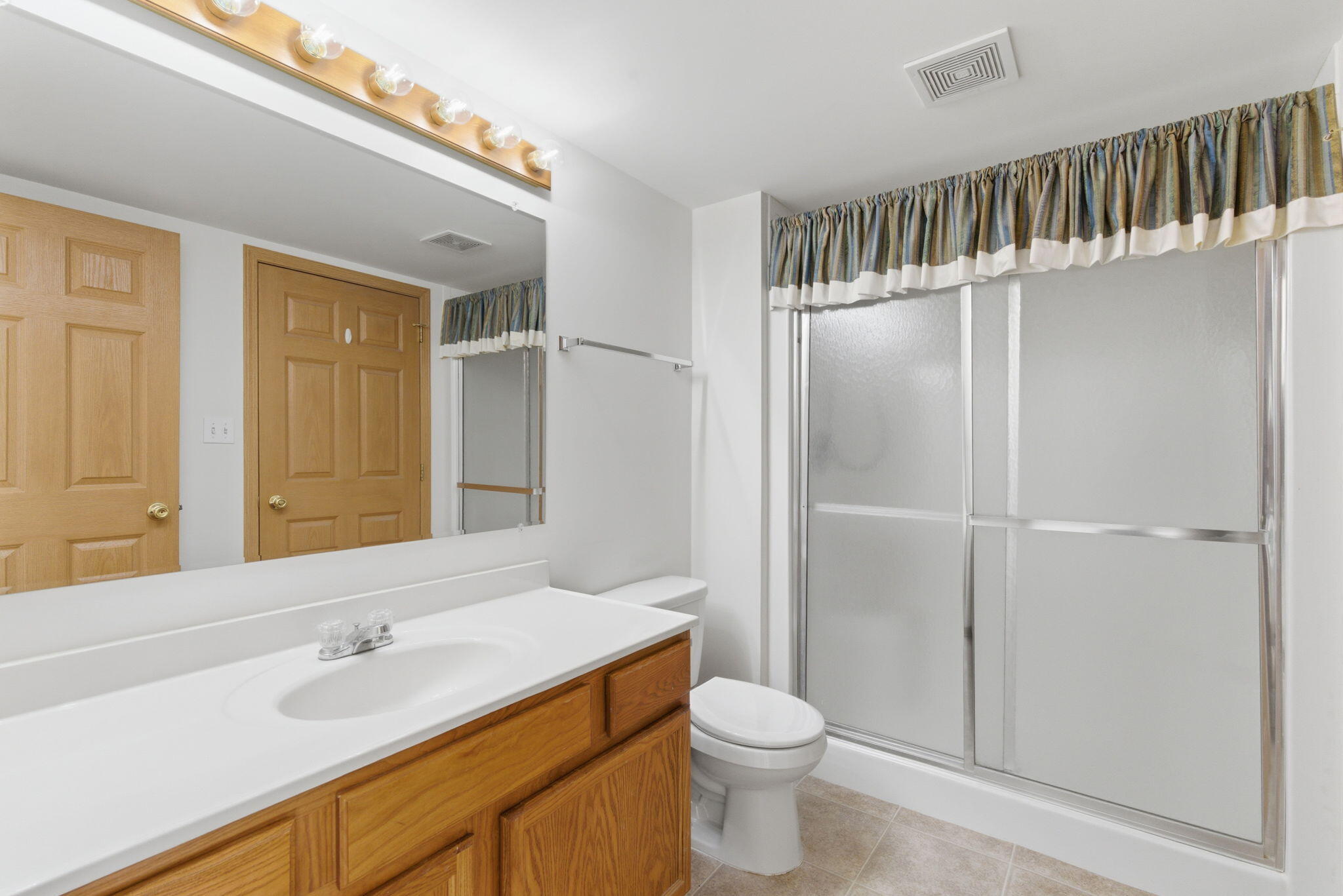 903 Hampton Court, Valparaiso, IN 46383; Image #7