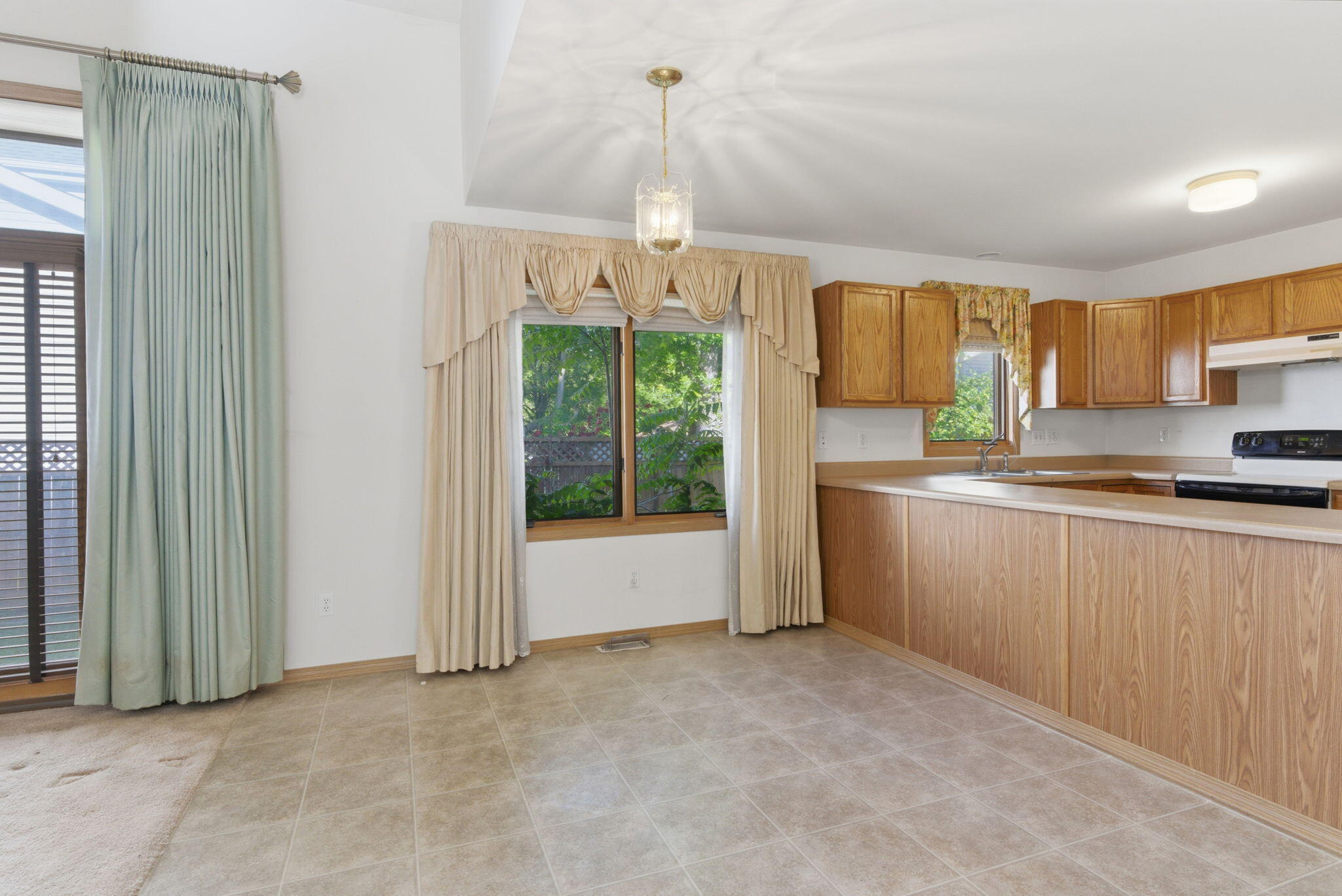 903 Hampton Court, Valparaiso, IN 46383; Image #9