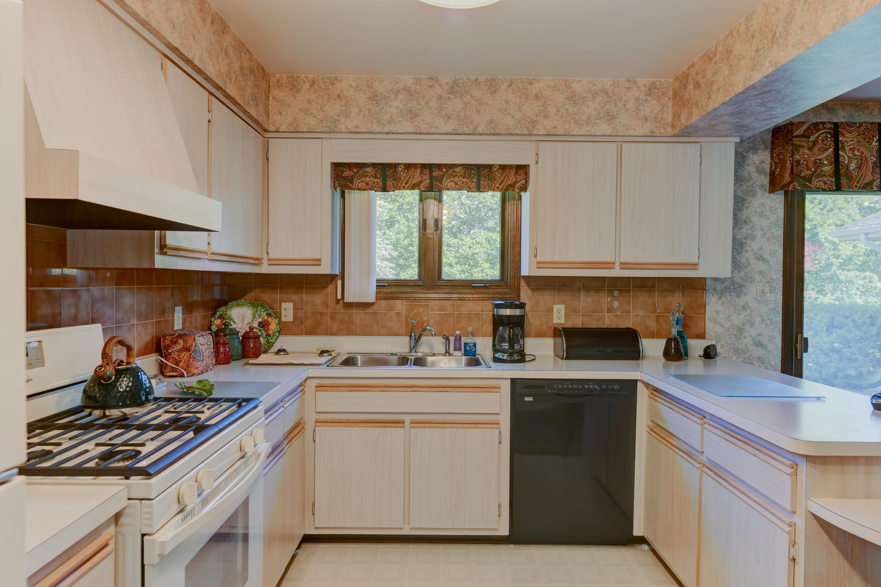9617 White Oak Avenue, Munster, IN 46321; Image #10