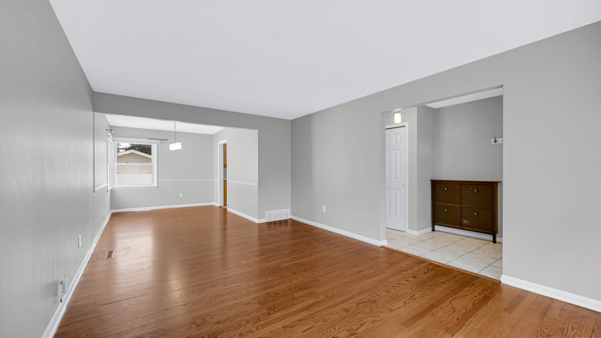 250 Sycamore Lane, Munster, IN 46321; Image #4