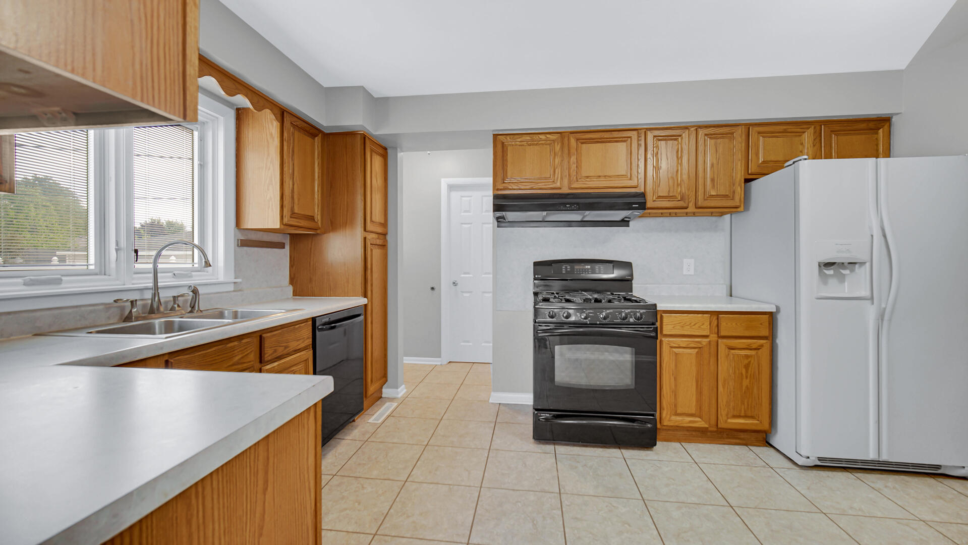 250 Sycamore Lane, Munster, IN 46321; Image #8