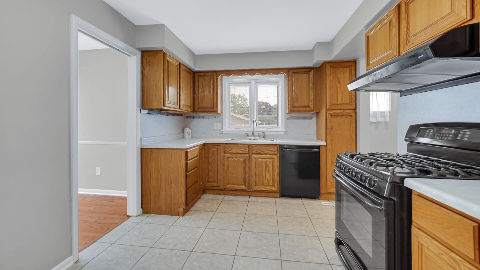 250 Sycamore Lane, Munster, IN 46321; Image #9