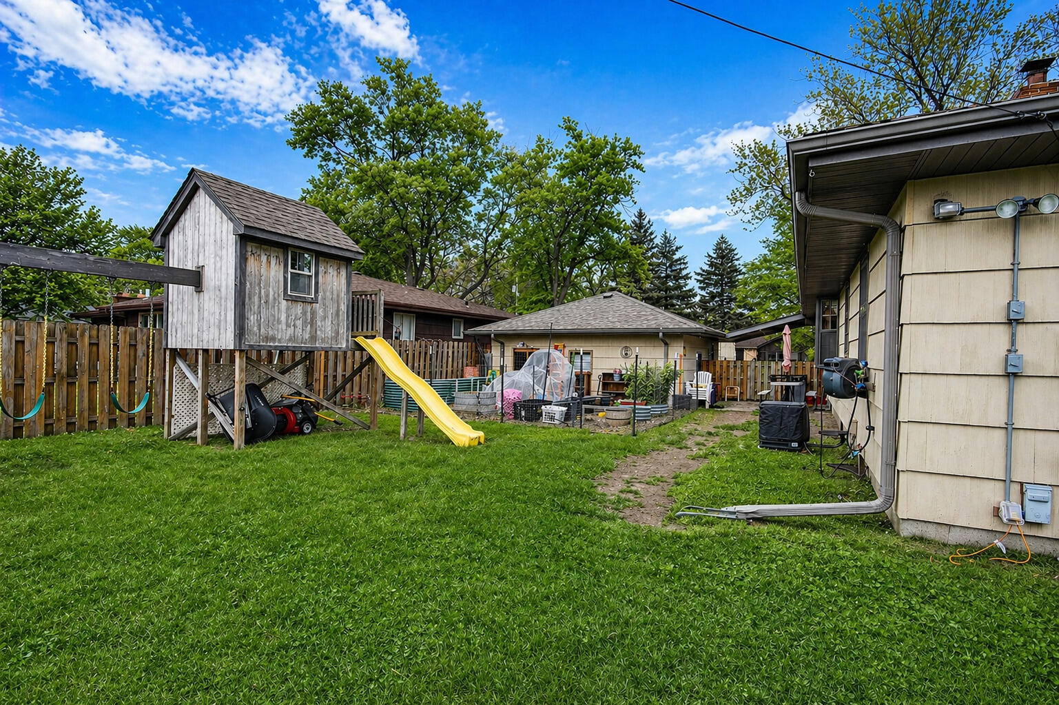 8845 Grace Street, Highland, IN 46322; Image #24