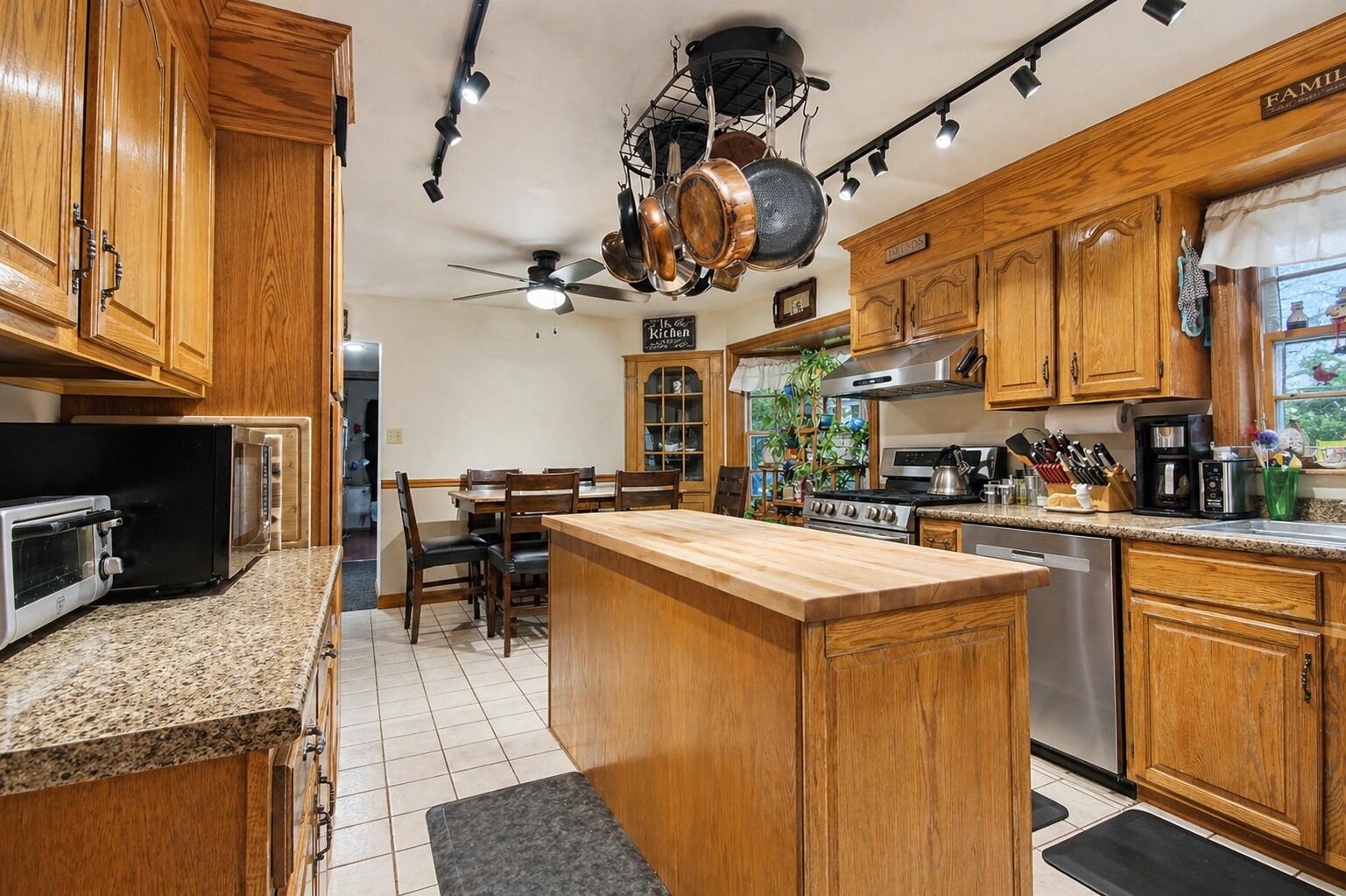 8845 Grace Street, Highland, IN 46322; Image #9