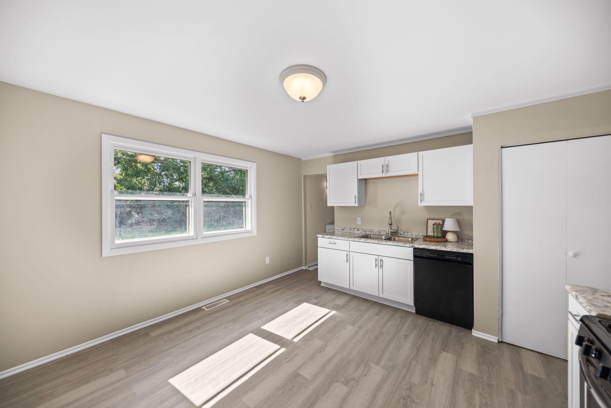 504 Robyn Road, Valparaiso, IN 46385; Image #8