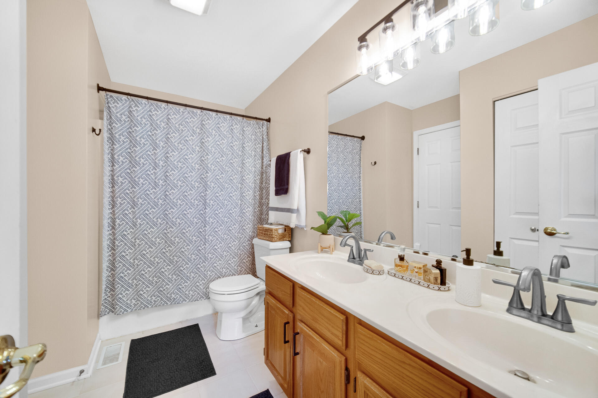 8112 Victoria Place, Crown Point, IN 46307; Image #14