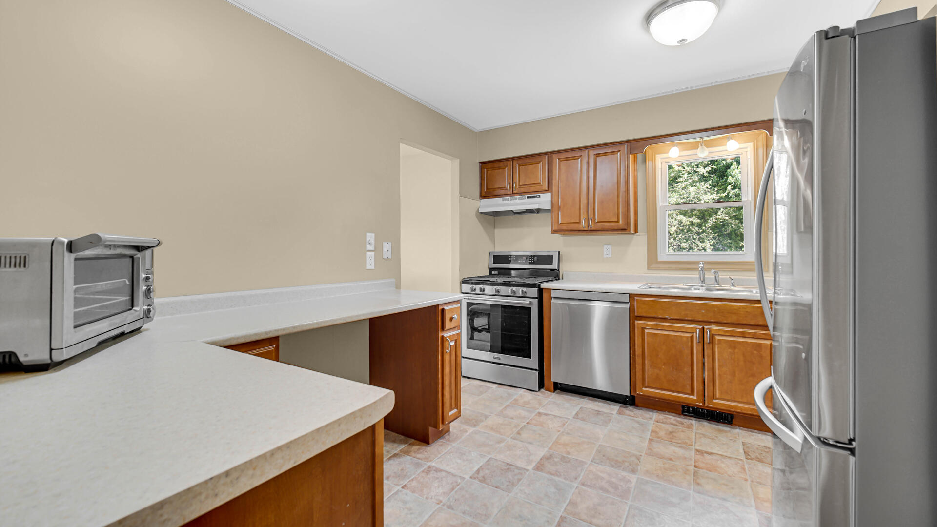 2301 Eisenhower Avenue, Valparaiso, IN 46383; Image #10
