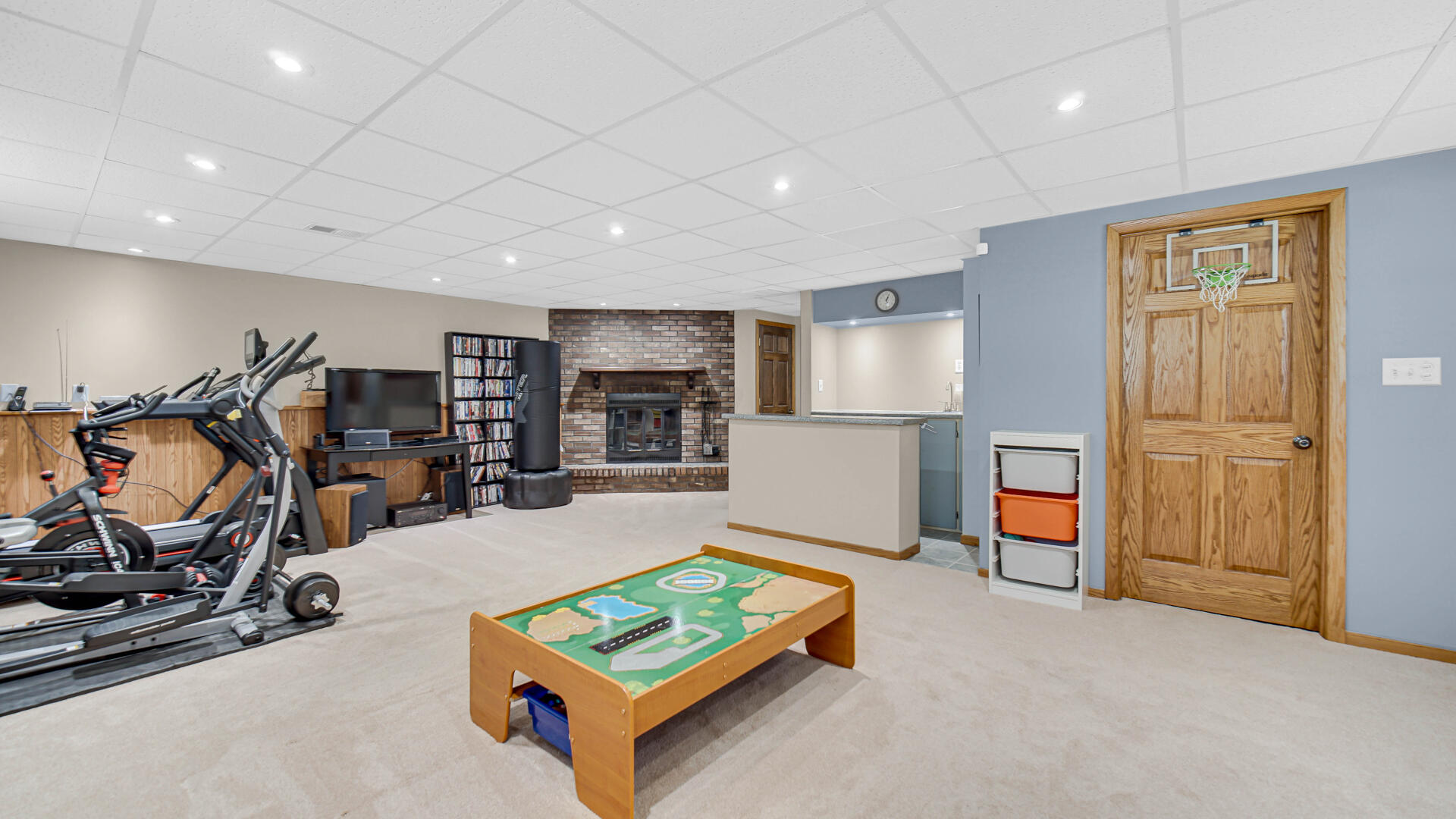 2301 Eisenhower Avenue, Valparaiso, IN 46383; Image #17
