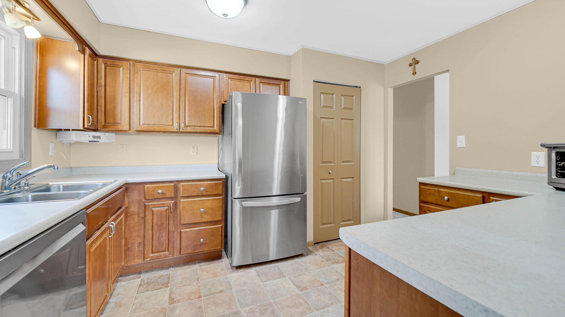 2301 Eisenhower Avenue, Valparaiso, IN 46383; Image #8
