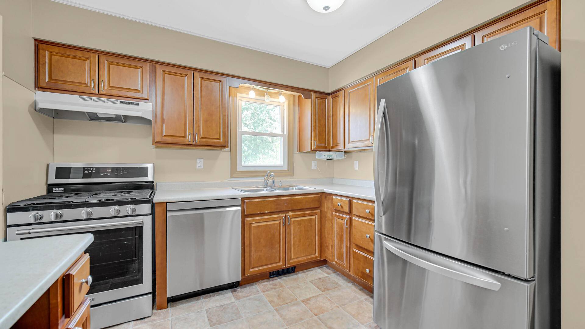 2301 Eisenhower Avenue, Valparaiso, IN 46383; Image #9