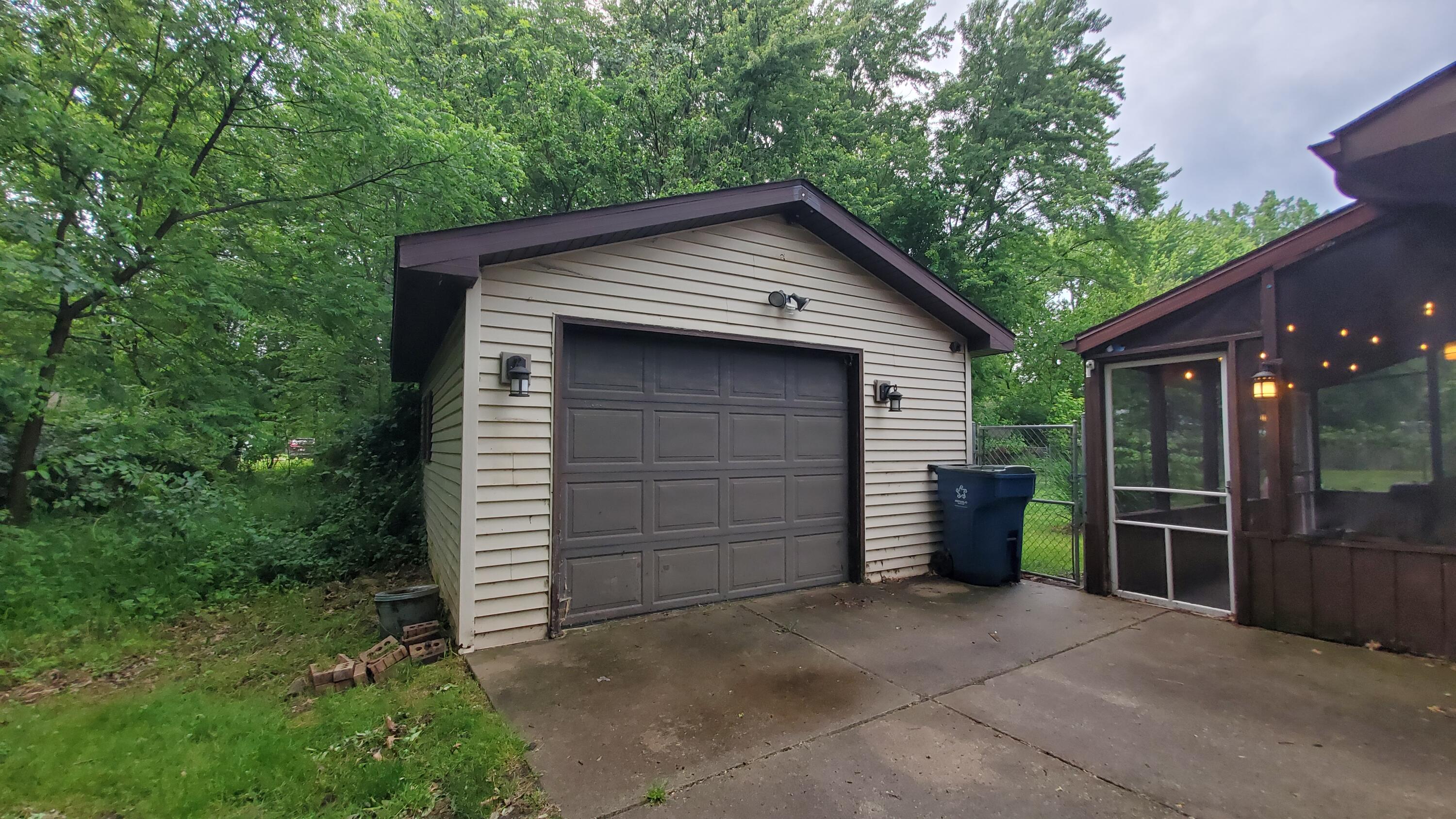 704 S 22nd Street, Chesterton, IN 46304; Image #25