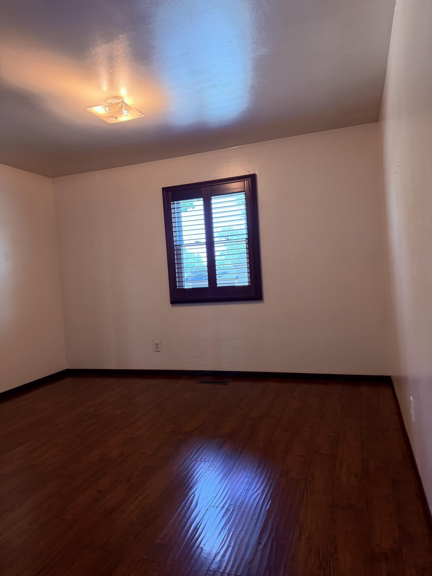 209 Lincoln Avenue, Hobart, IN 46342; Image #12