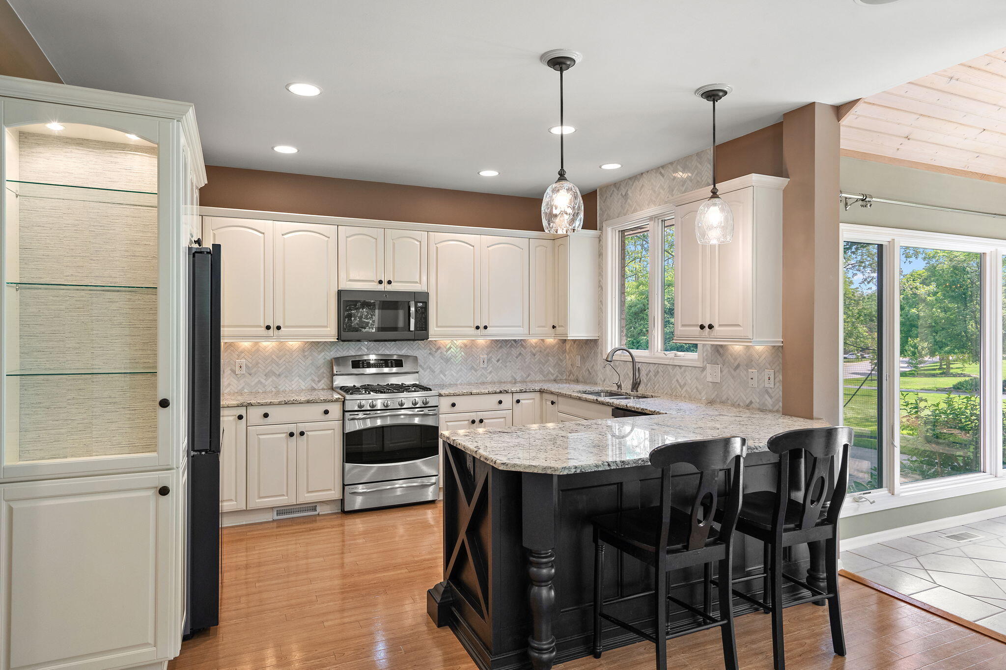 246 White Thorne Lane, Valparaiso, IN 46383; Image #10