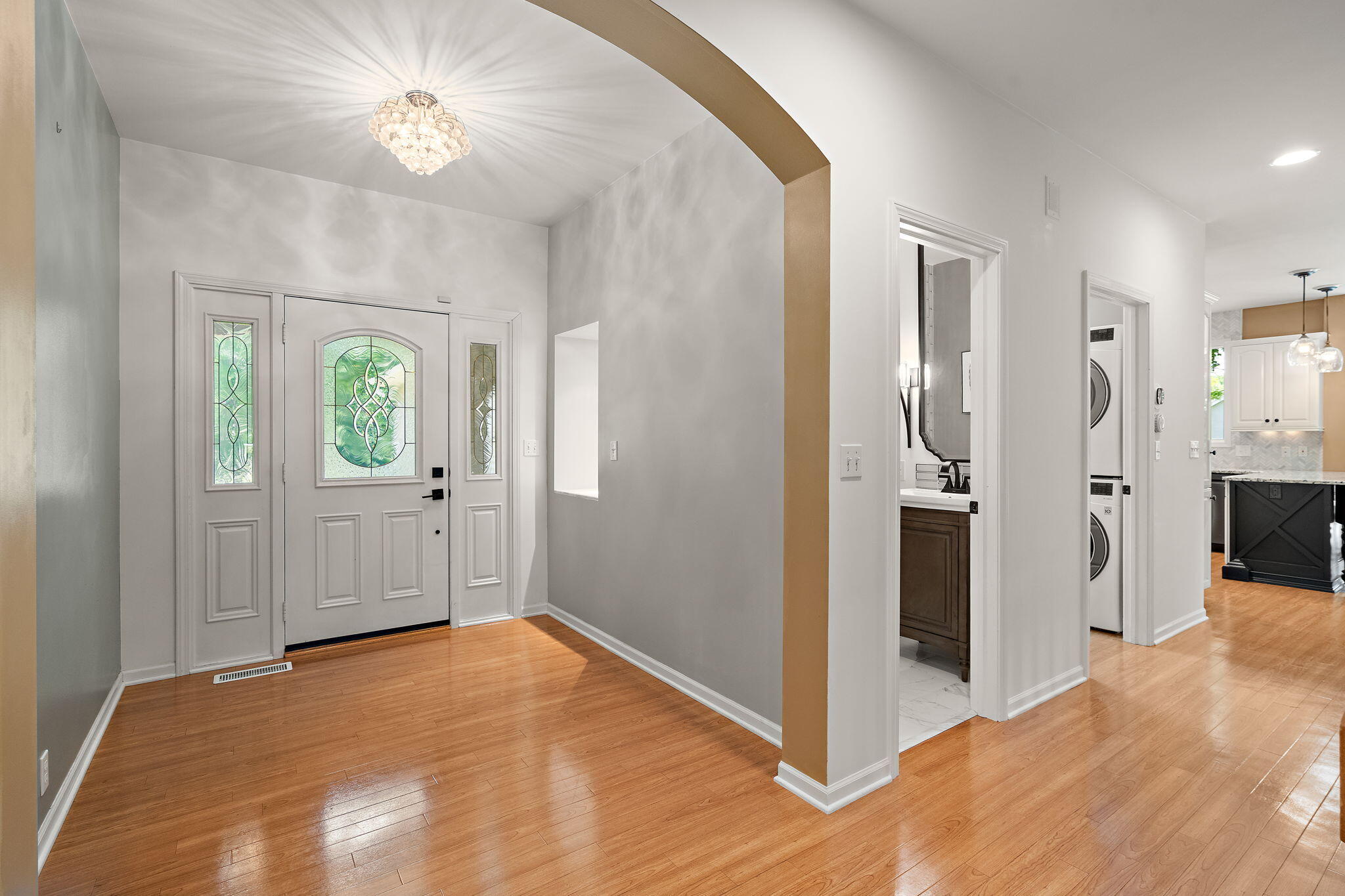 246 White Thorne Lane, Valparaiso, IN 46383; Image #4