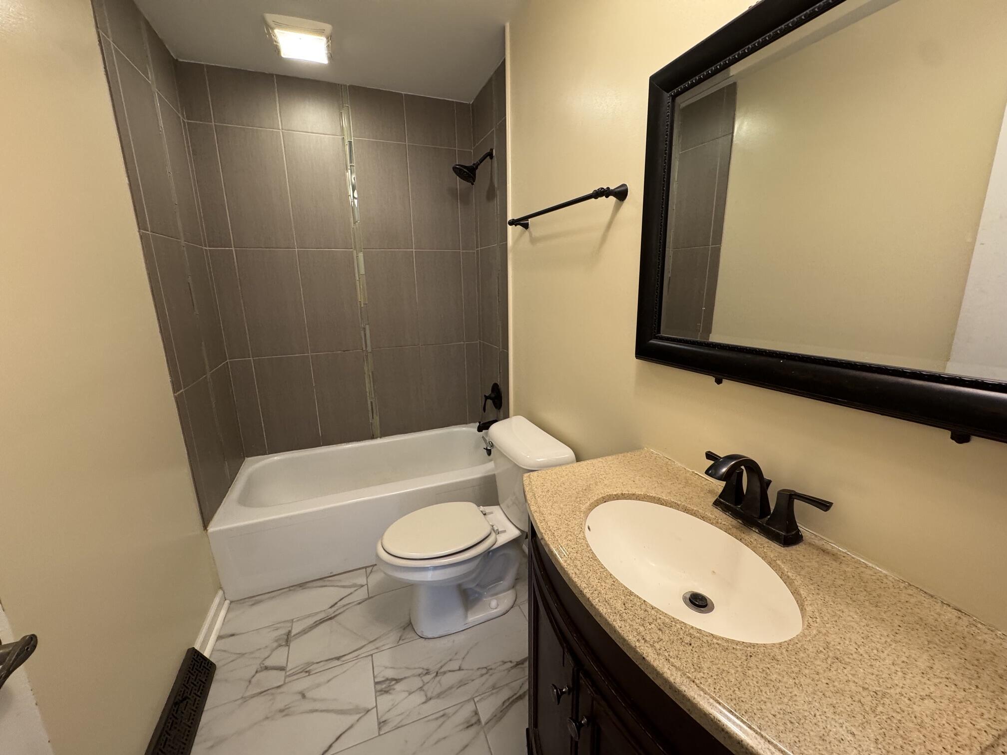 7933 Jefferson Avenue, Munster, IN #4b, 46321; Image #9