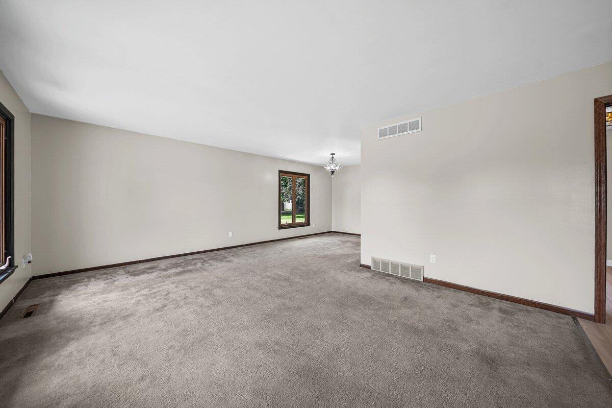 1045 Heather Lane, Munster, IN 46321; Image #12